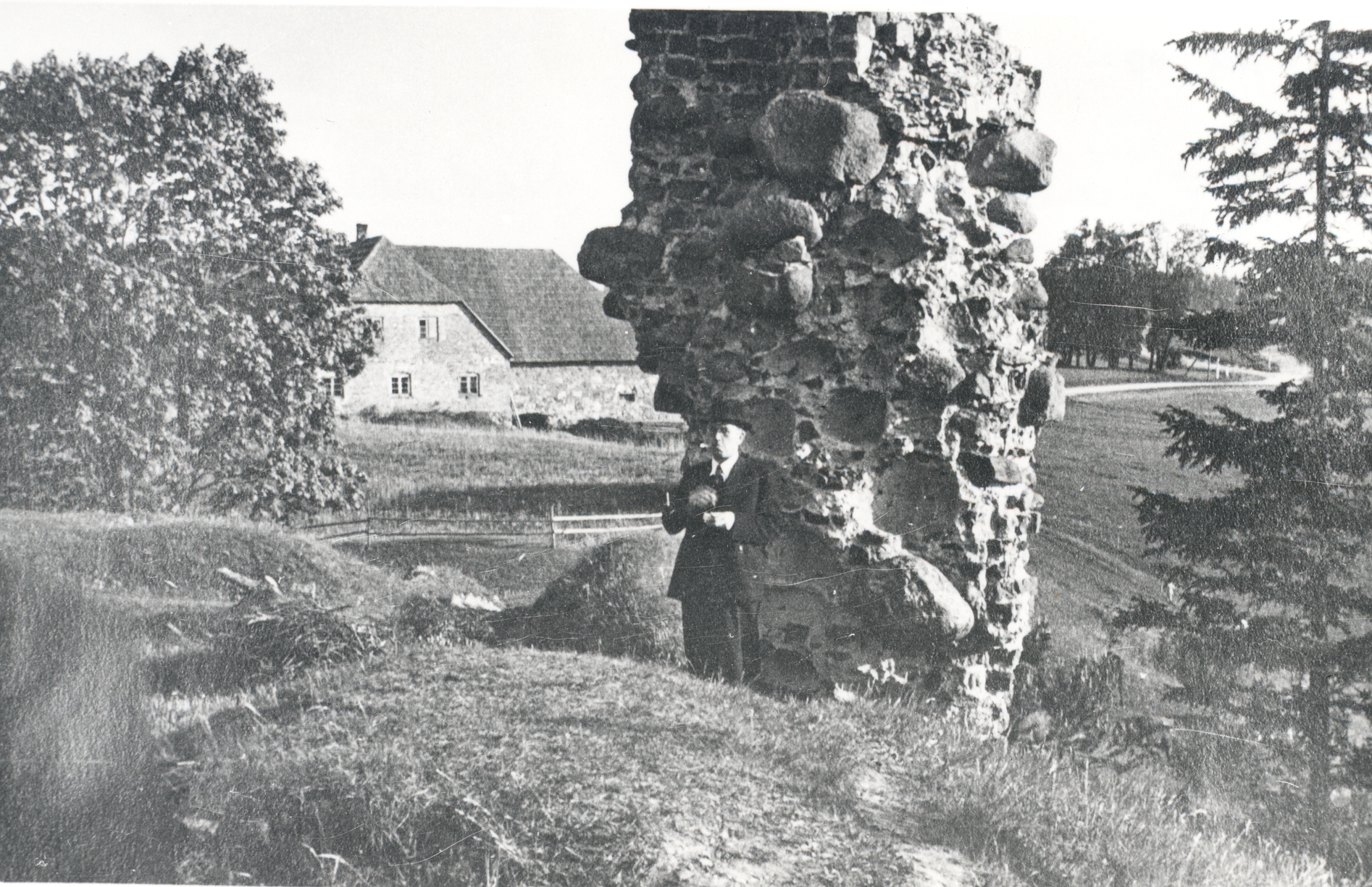 Friedebert in Tugla, Vastselina, June 1938