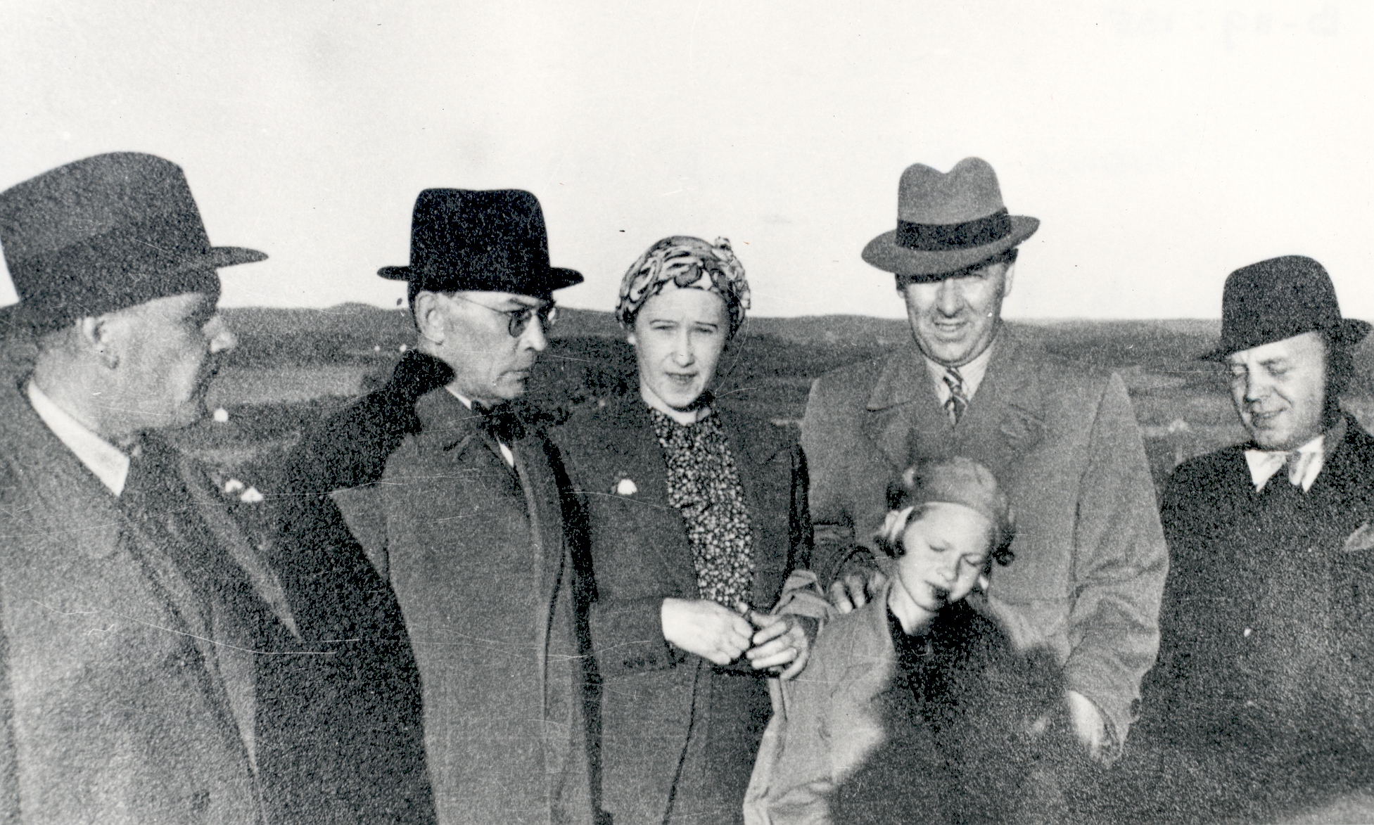 P. Kurvits, f. Tuglas, e. Tuglas, R. Kleis, Treumann, front: e. Eesorg. Finland-Travel, July 1938