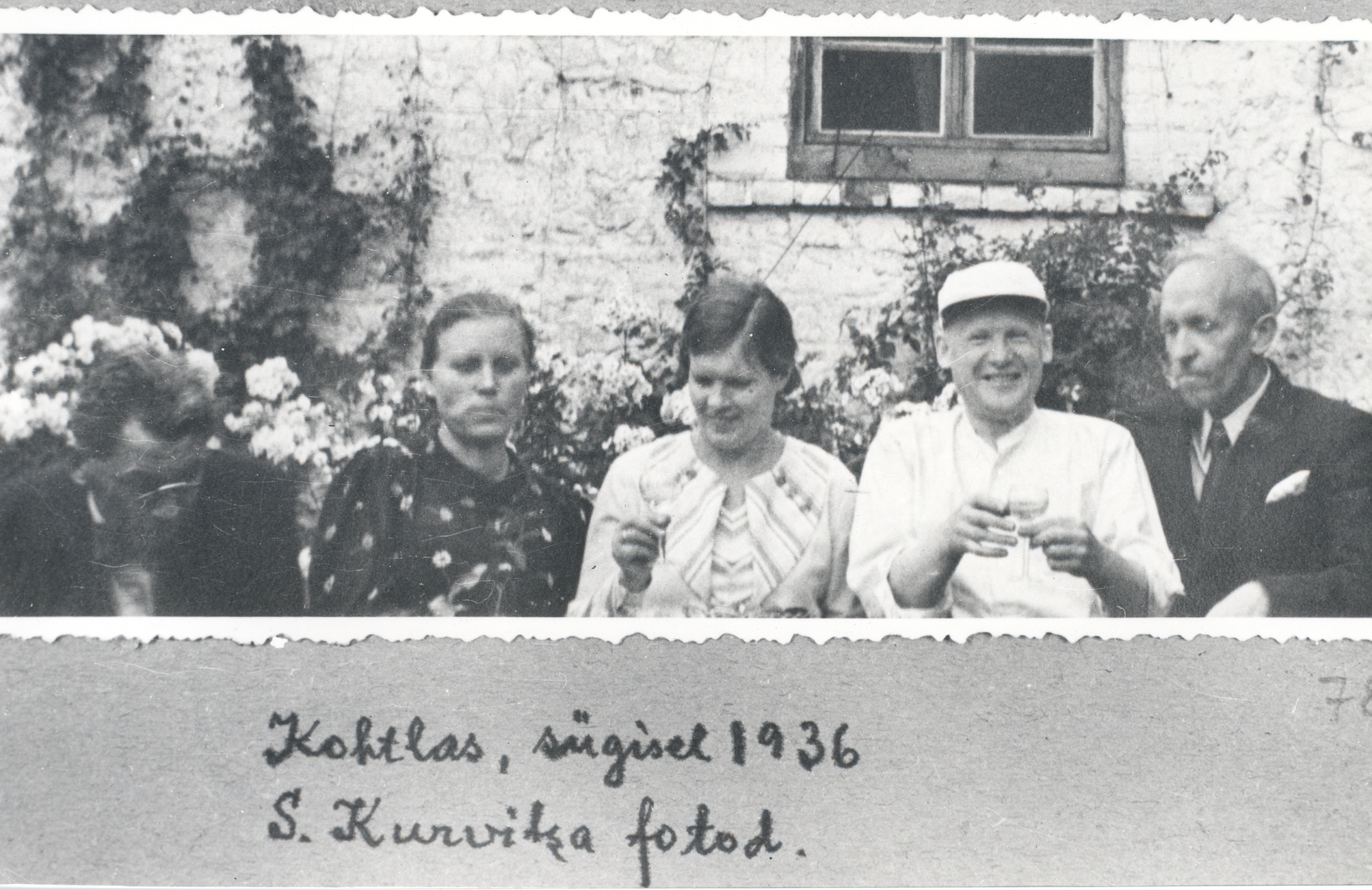 Kohtlas, autumn 1936 on the left f. Tuglas