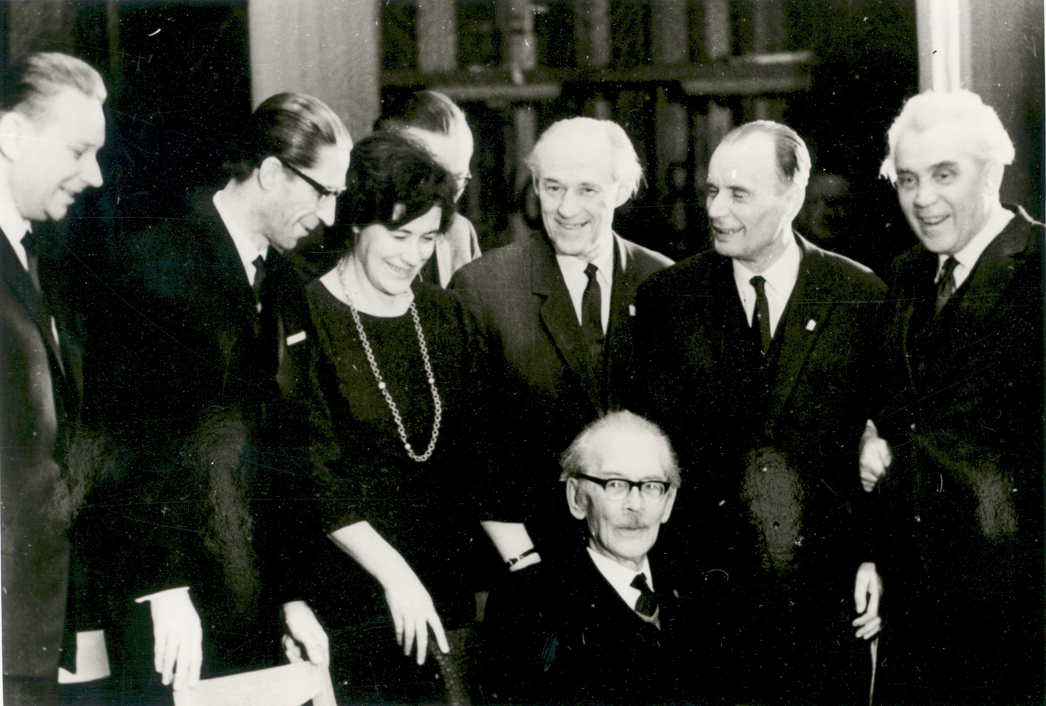 On the 80th birthday of f. Tuglase 1966, a, V. Beekman, R. Parve, d. Vaarandi, R. Sirge, p. Rummo, g. Ernesaks, f. Tuglas (sides)