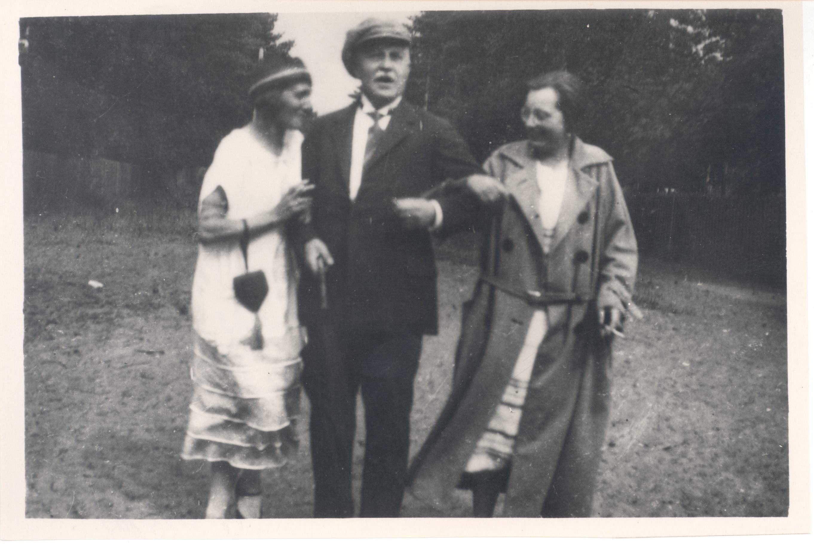 Vilde, Eduard with two unknown Narva-Jõesuusu in 1925. (?)