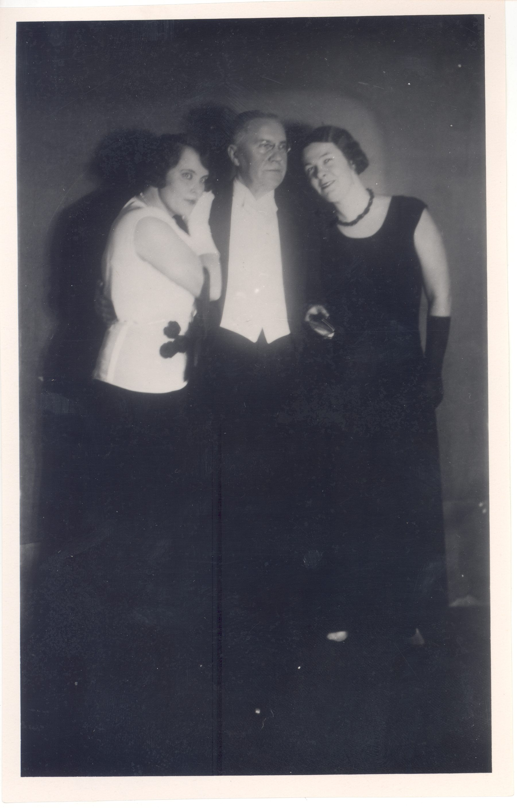 Vilde, Eduard Group photo at the 14th journalists' ball. II 1930