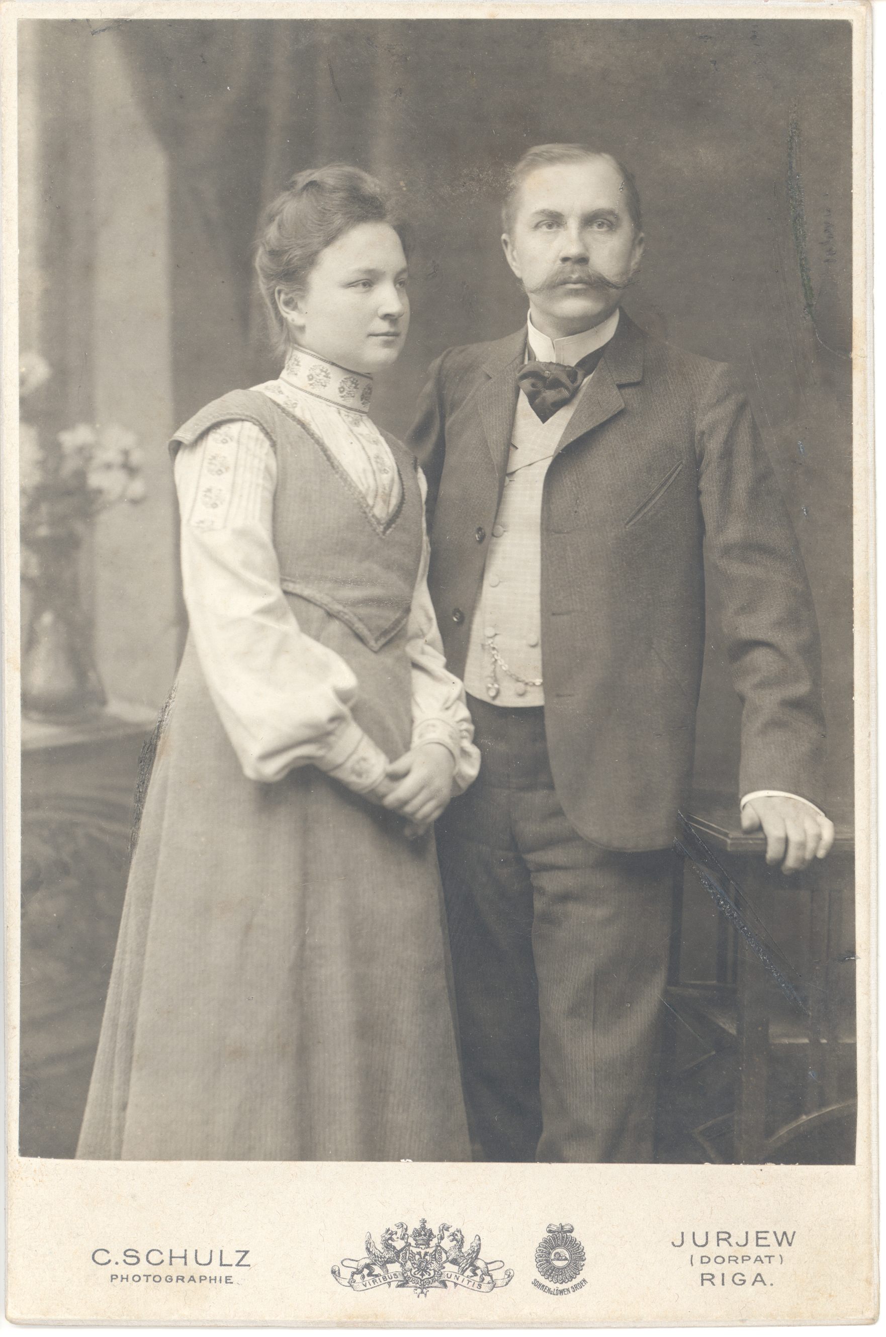 Vilde , Eduard and Linda Jürmann around 1905. (not covered)