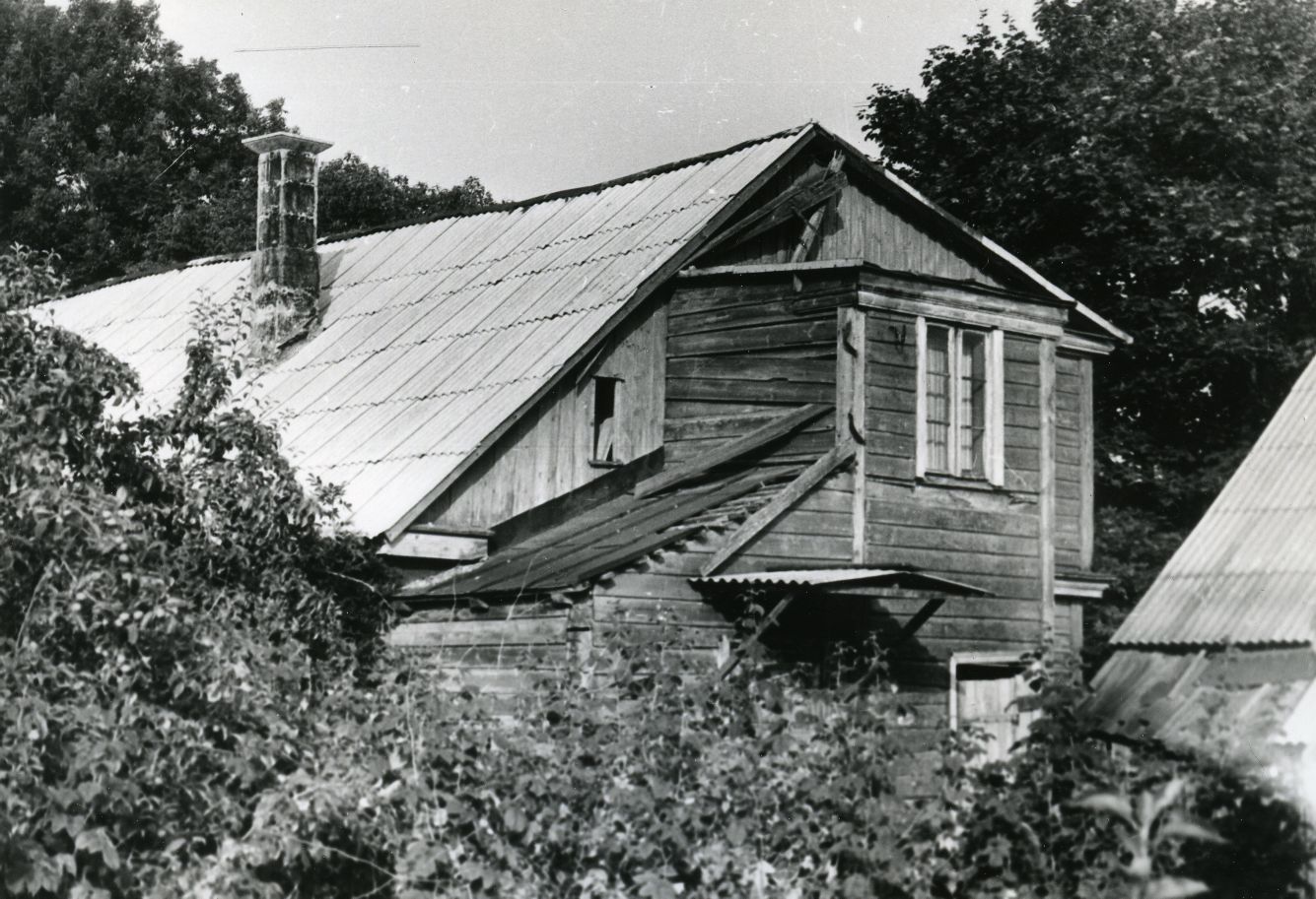 Merchant Thom's house in Kihelkonna Centre, where the private school was located, Betti Alver's summer place