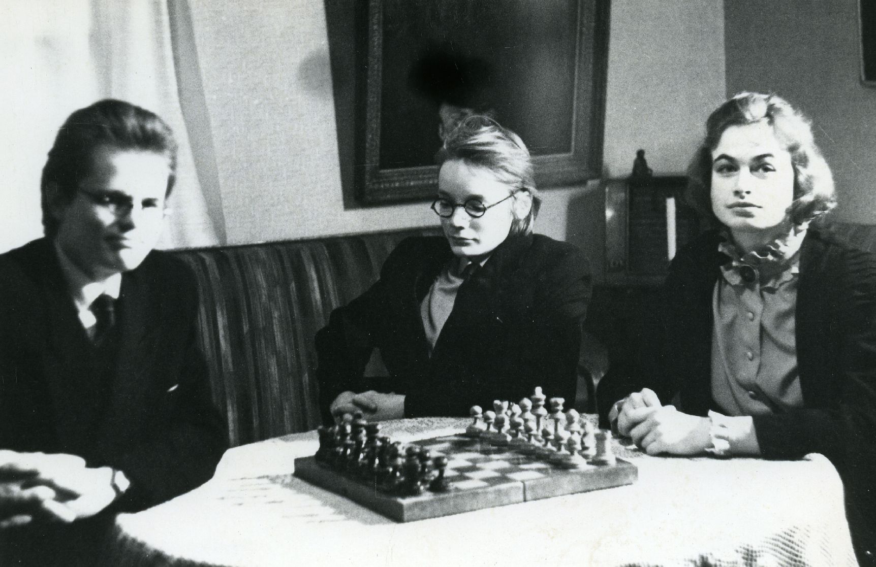 The theatre's "Varius" performance "The Times of Workers". Mart Jagomägi from the left, Juhan Kreem (Paul Viiding), Terje Rinne (Betti Alver) 1988