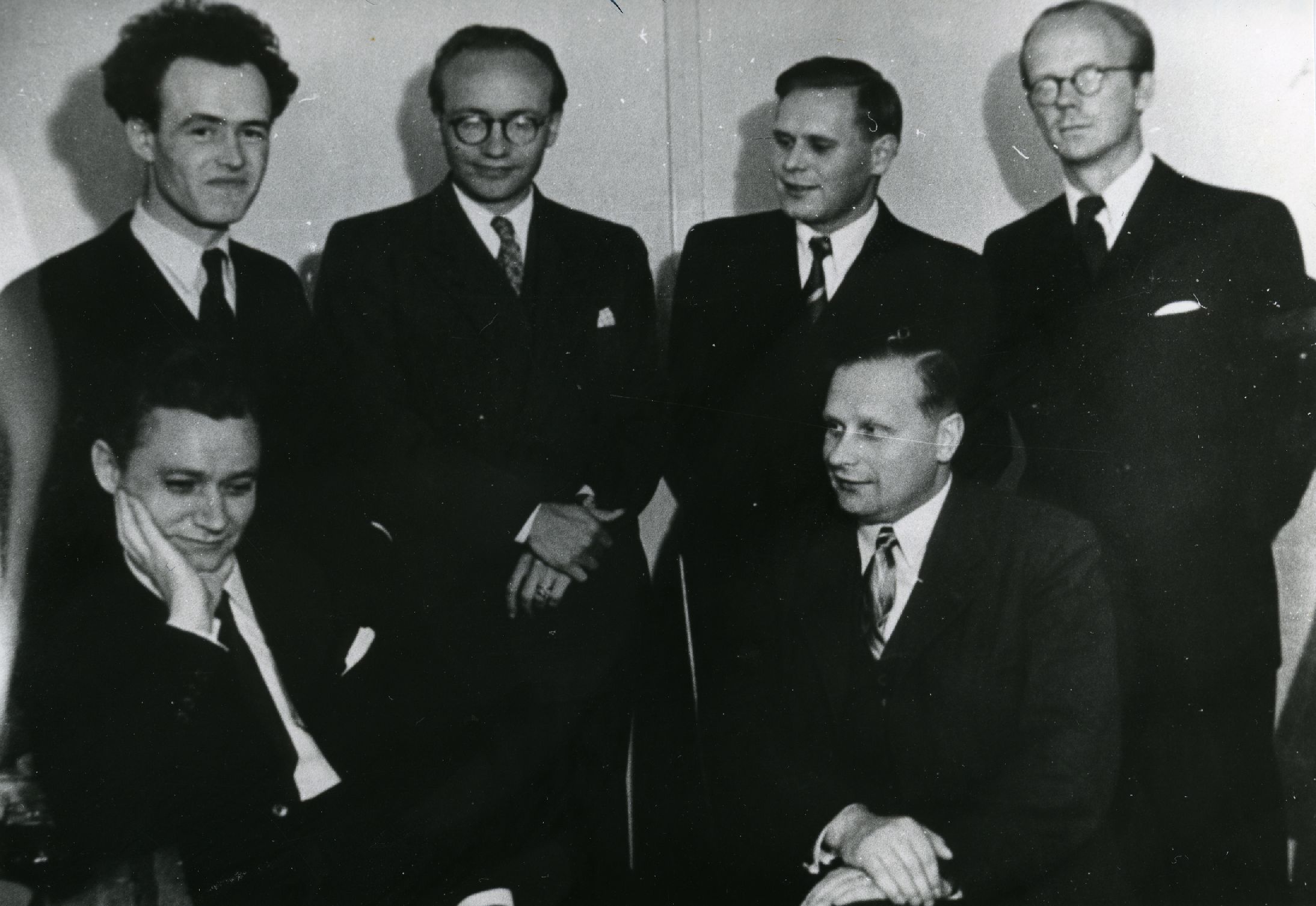 K. Ristikivi, V. Uibopuu, R. Kolk, I. Talve, K. Lepik and a. Mägi in September 1949, the literary evening of the magazine "Sõna" at the special school in Stockholm