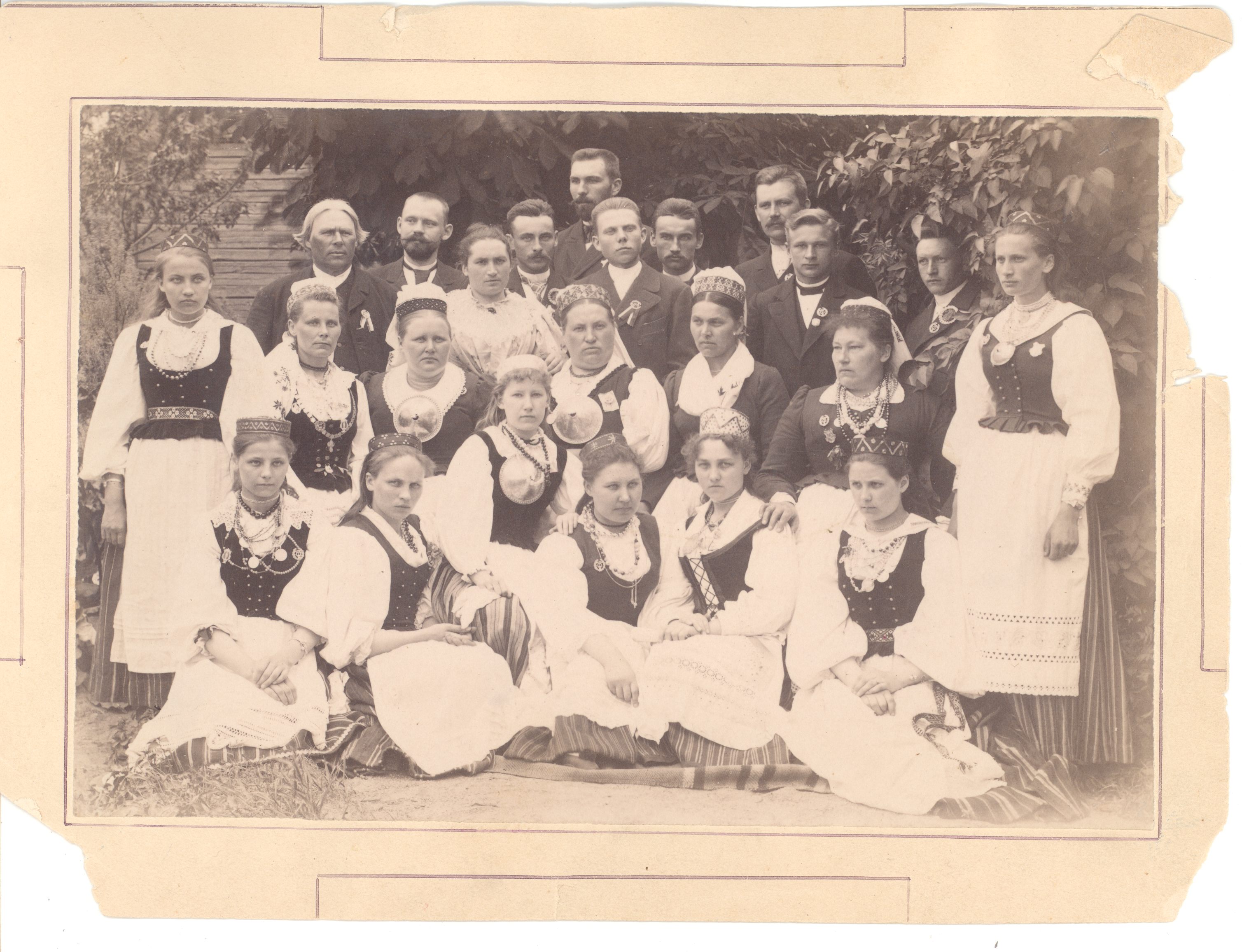 Hermann, Miina mixed cream. I row vas. : 1. S.Kann, 2.Muga, 3. F.Virro, 5. A. Goldmann, 6. E. Kallas; II row: 1. H. Kukk, 2.L.Kann, 3.Pärn, 4. Kongas, 5.Ruttik, 6.Jürgenson; rear row. : 1. D. o. Wikrhaus, 2.Kuhhi, 3.j. V. Veske, 5. J. Outstanding, 6. F. Karlson, 7. Kiis.