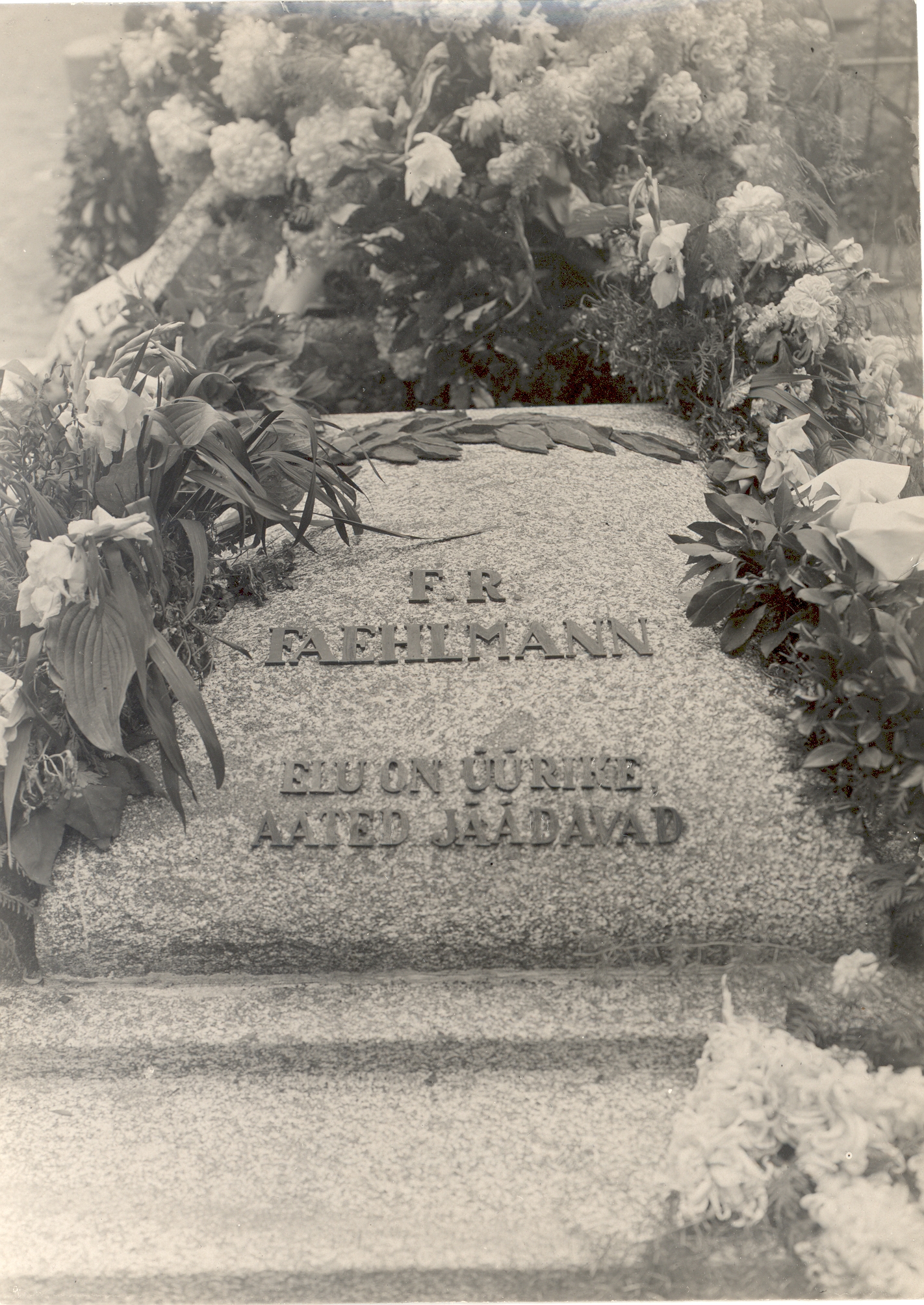 Faehlmann, f. R. grave tile