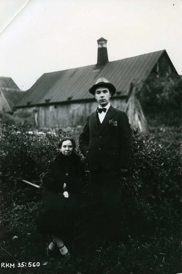Valmar (Vilmar) Adams with a foreign position around 1930.