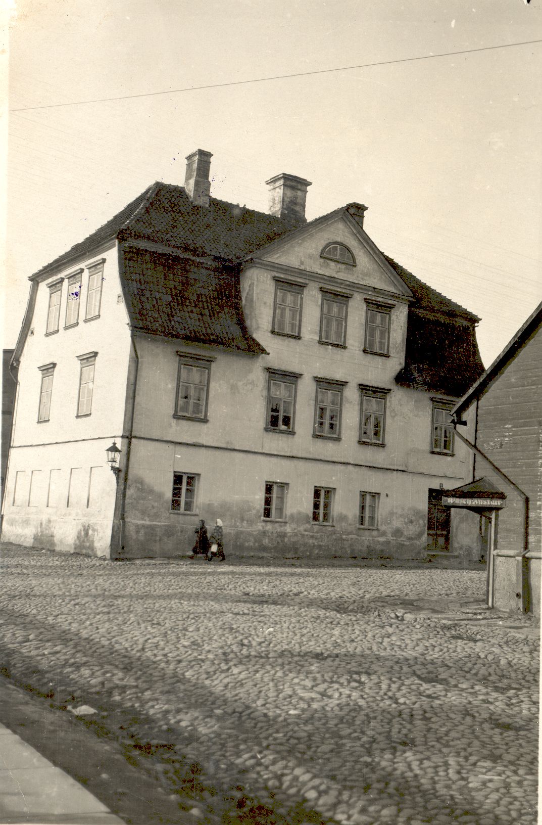 H. Treffner gymnasium. Tartu, Kalda and Hobuse. Corner