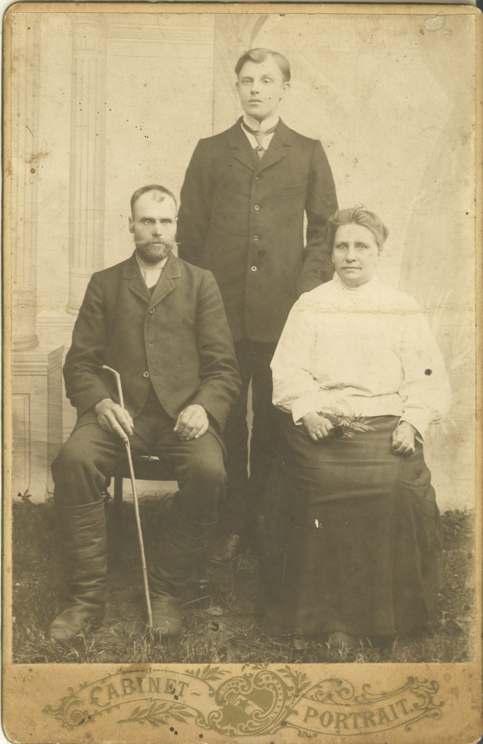 Hendrik Adamson with his parents
