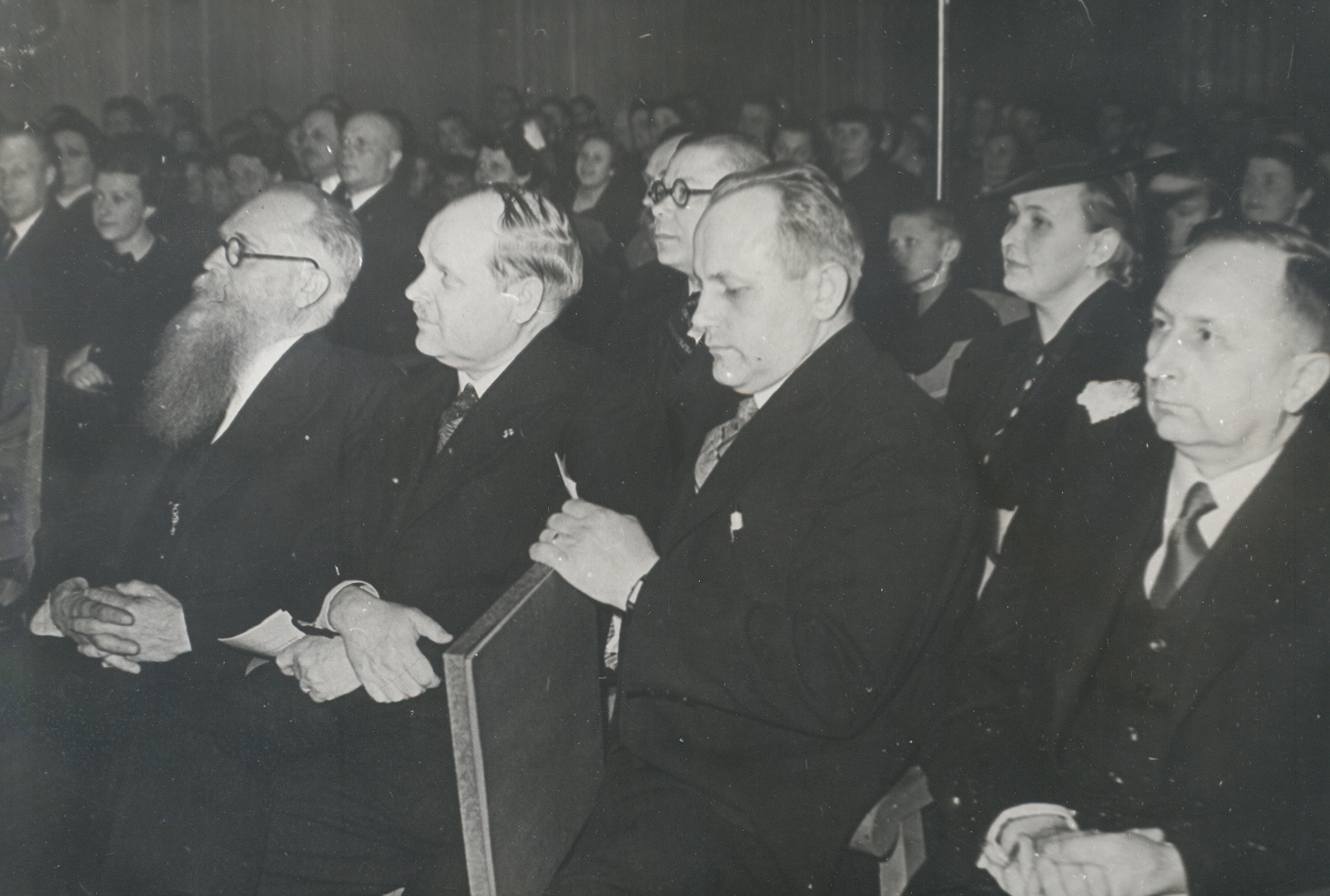 E. Särgava 70th birthday 29. IV 1938. On the left: 1) e. Särgava; 2) Minister of Education a. Jaakson; 3) Secretary of the Educational Union e. Vender; 4) Chairman of the Agricultural Workshop a. Jürima