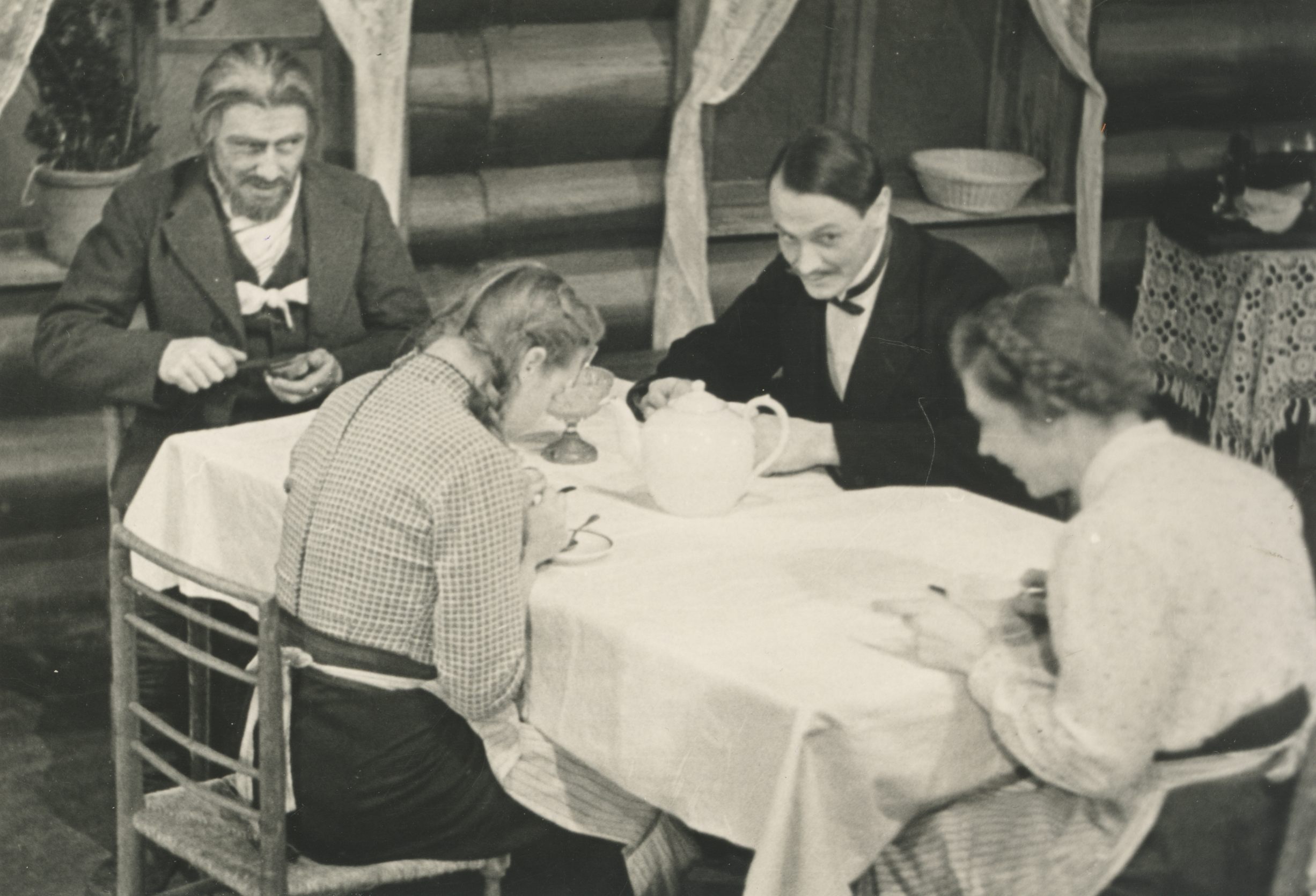 A. Kitzberg's "Püve Farm" "Vanemuises" [November, 1943]