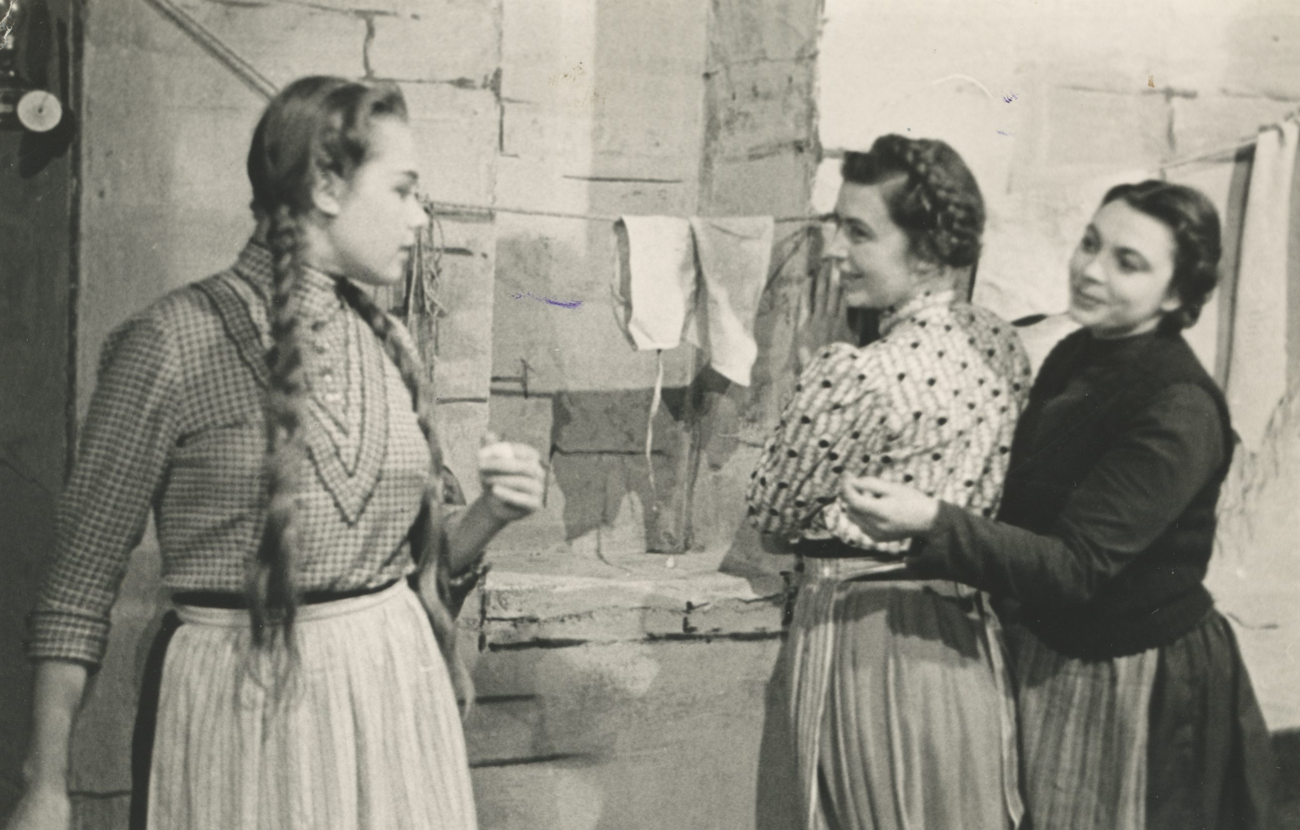 A. Kitzberg's "Püve Farm" "Vanemuises" [November, 1943]
