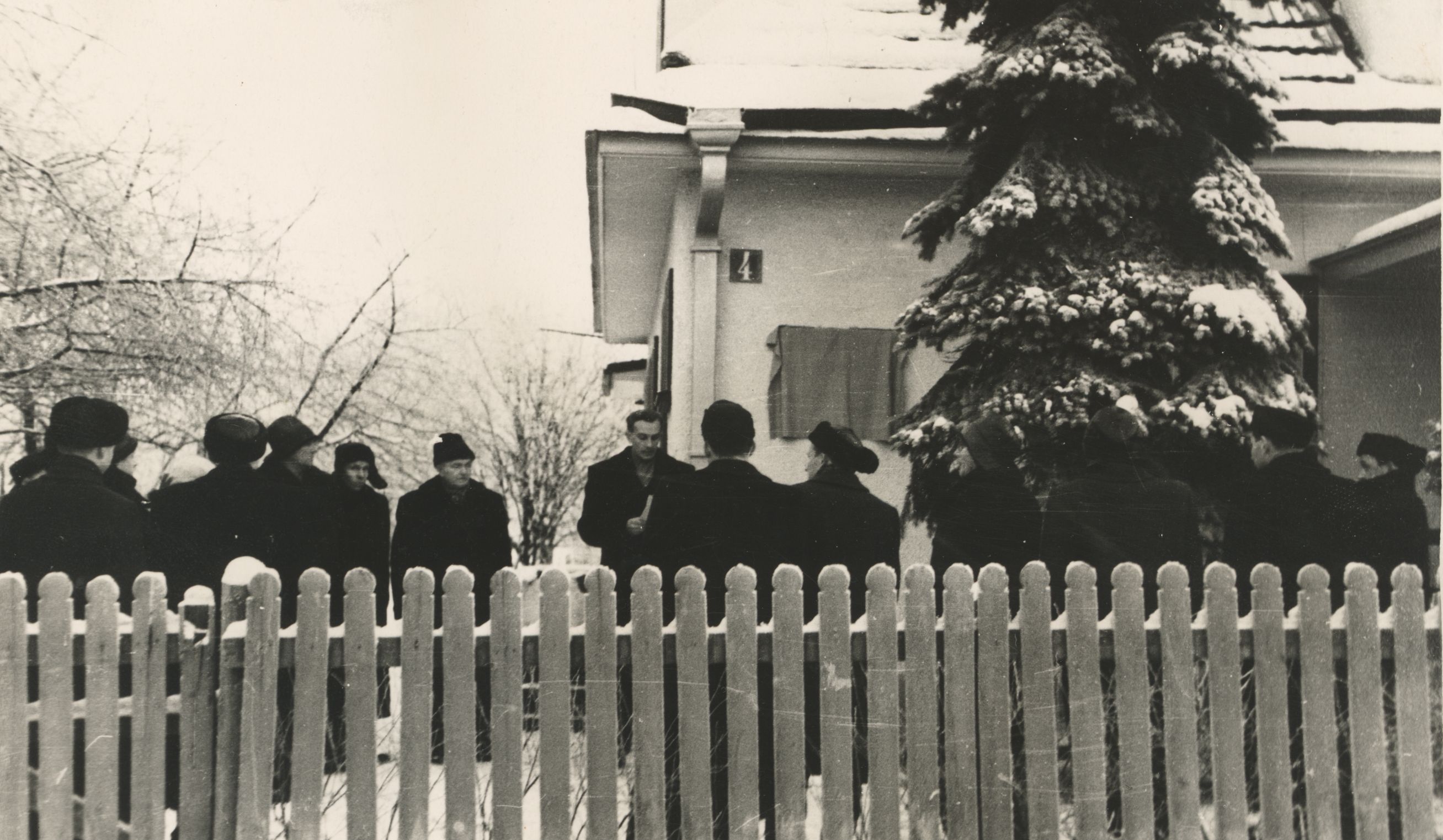 Opening of O. Lutsu's memorial cup 8.01.1958. A.Tartu City TSN Executive Committee vice-chairman speaking about him on the left e. Mouse, a. Meerits
