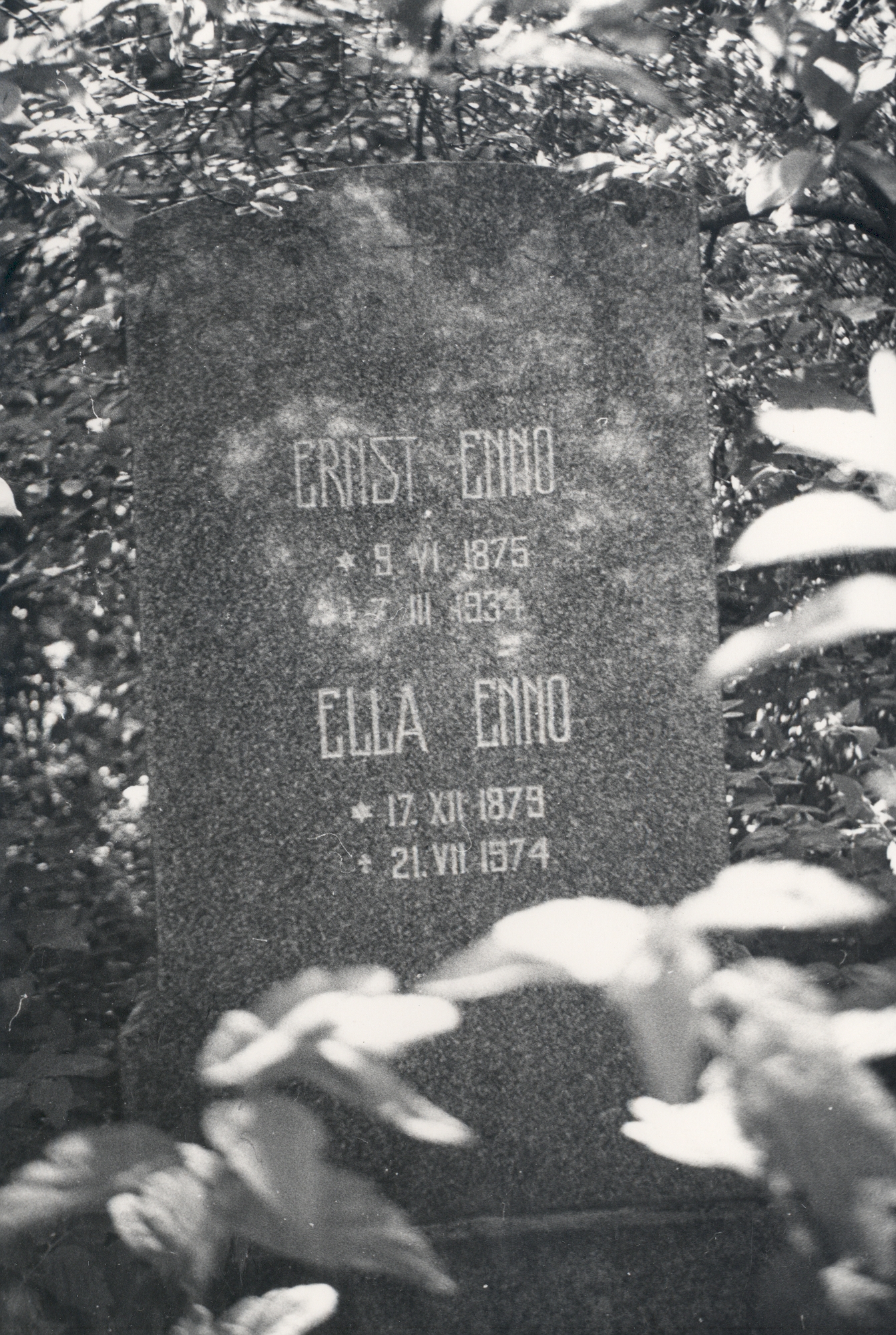 Ernst Enno grave at Haapsalu Old Kalm