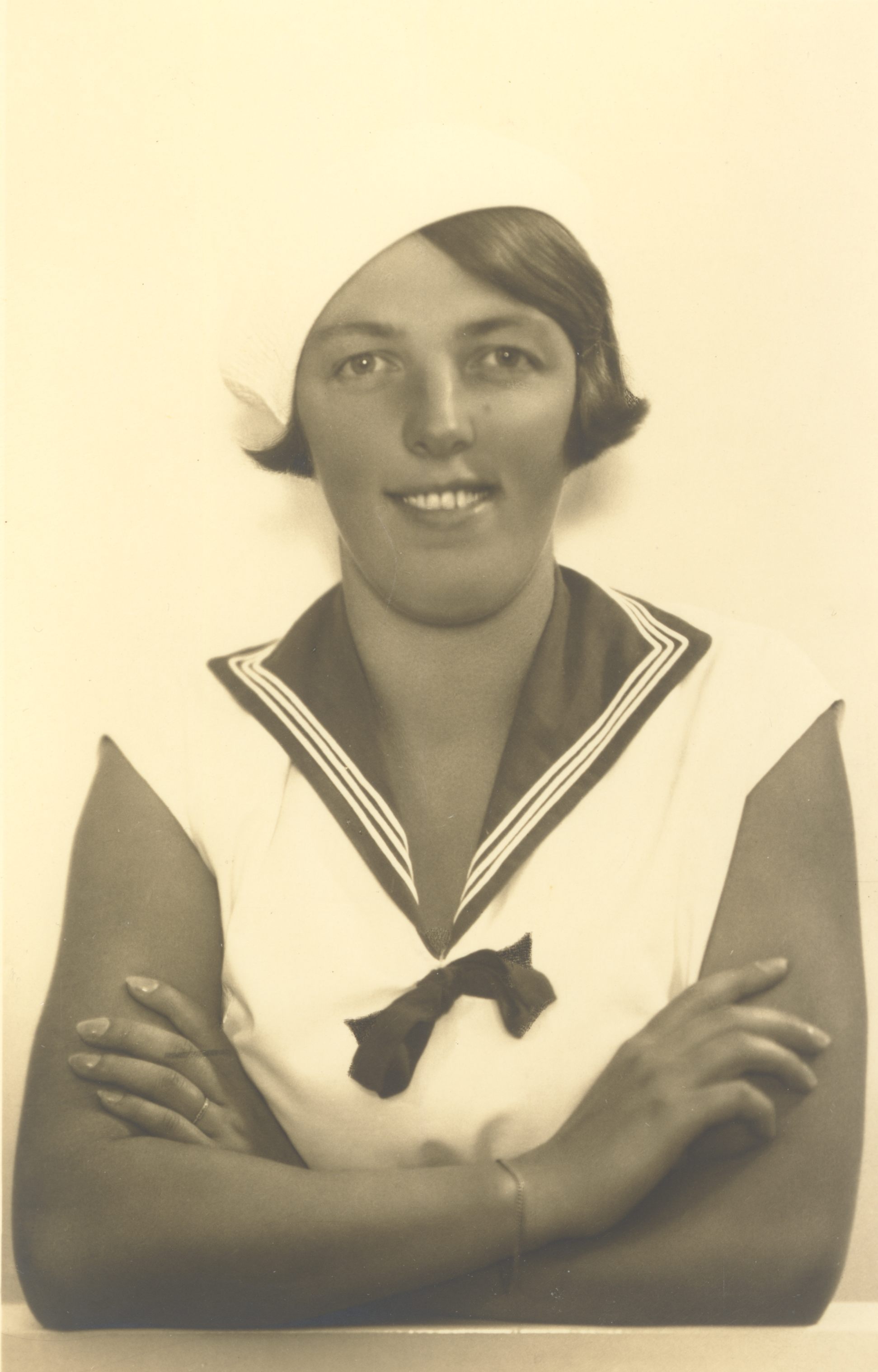Marie Under's daughter Hedda Hacker