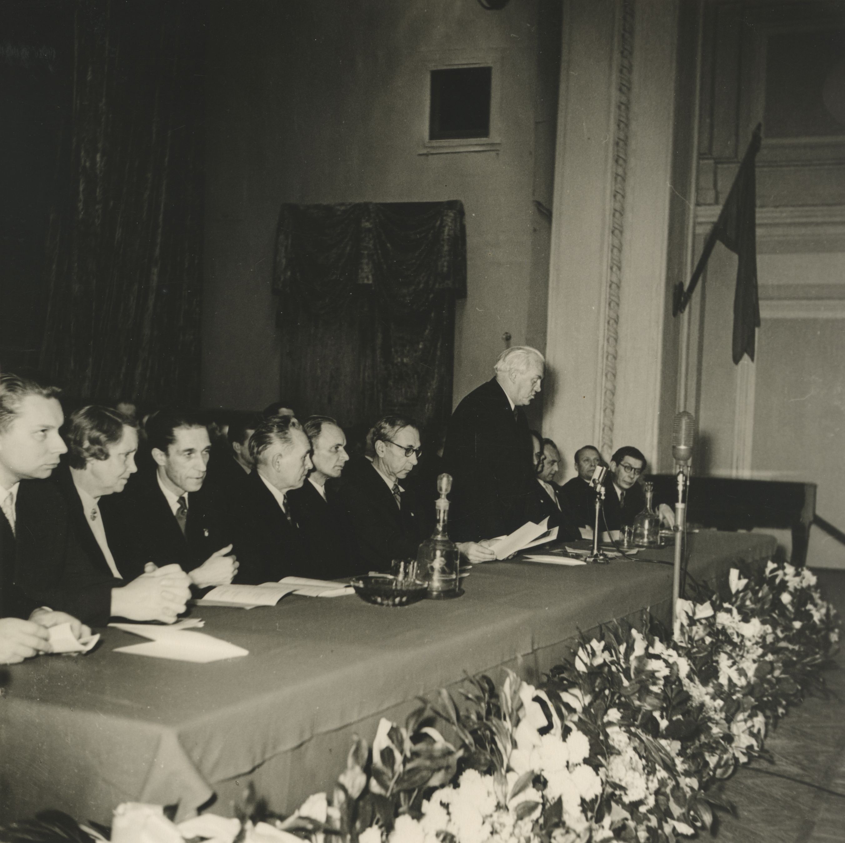 Opening of the Estonian literary decade in the large hall of the Moscow Conservatory in 1956. Left: 1. Vladimir Beekman, 2. Lydia Toom, 3. Ralf Parve, 4. Erni Mouse, 5. Paul Rummo, 6. Mart Raud, 7. Tihhonov