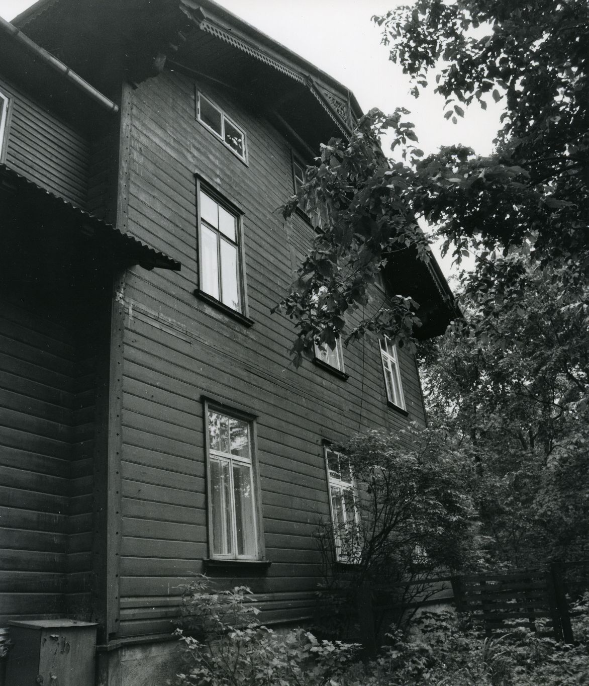 Betti Alver's school-time residence in Tartu Tiigi tn 5 (end. Pedraudse maja) on the second floor in the pansion on the side of Pälson. Photo 1982