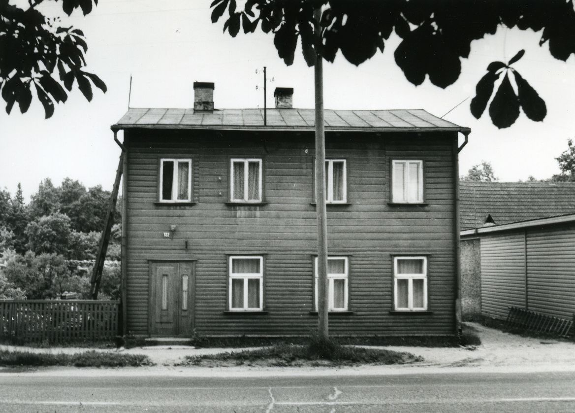 Betti Alver's residence in Tartu, Leningrad mnt. 122 (Narva mnt) on the second floor ca 1938-1940. Photo 1982 a