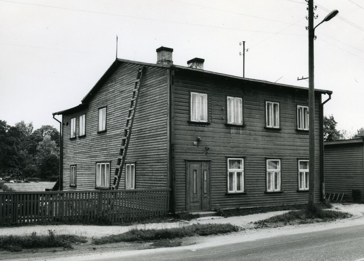 Betti Alver's residence in Tartu, Leningrad mnt. 122 (Narva mnt) on the second floor ca 1938-1940. Photo 1982 a