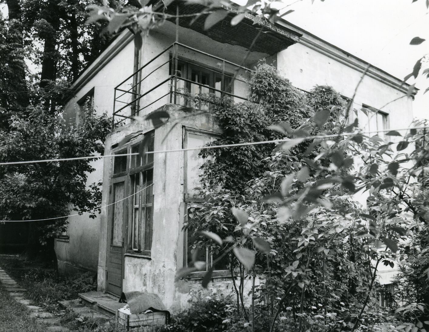 Betti Alver's residence in Tartu Kingissepa tan 67 (end. Annist House)room with balcony on the second floor of 1982.