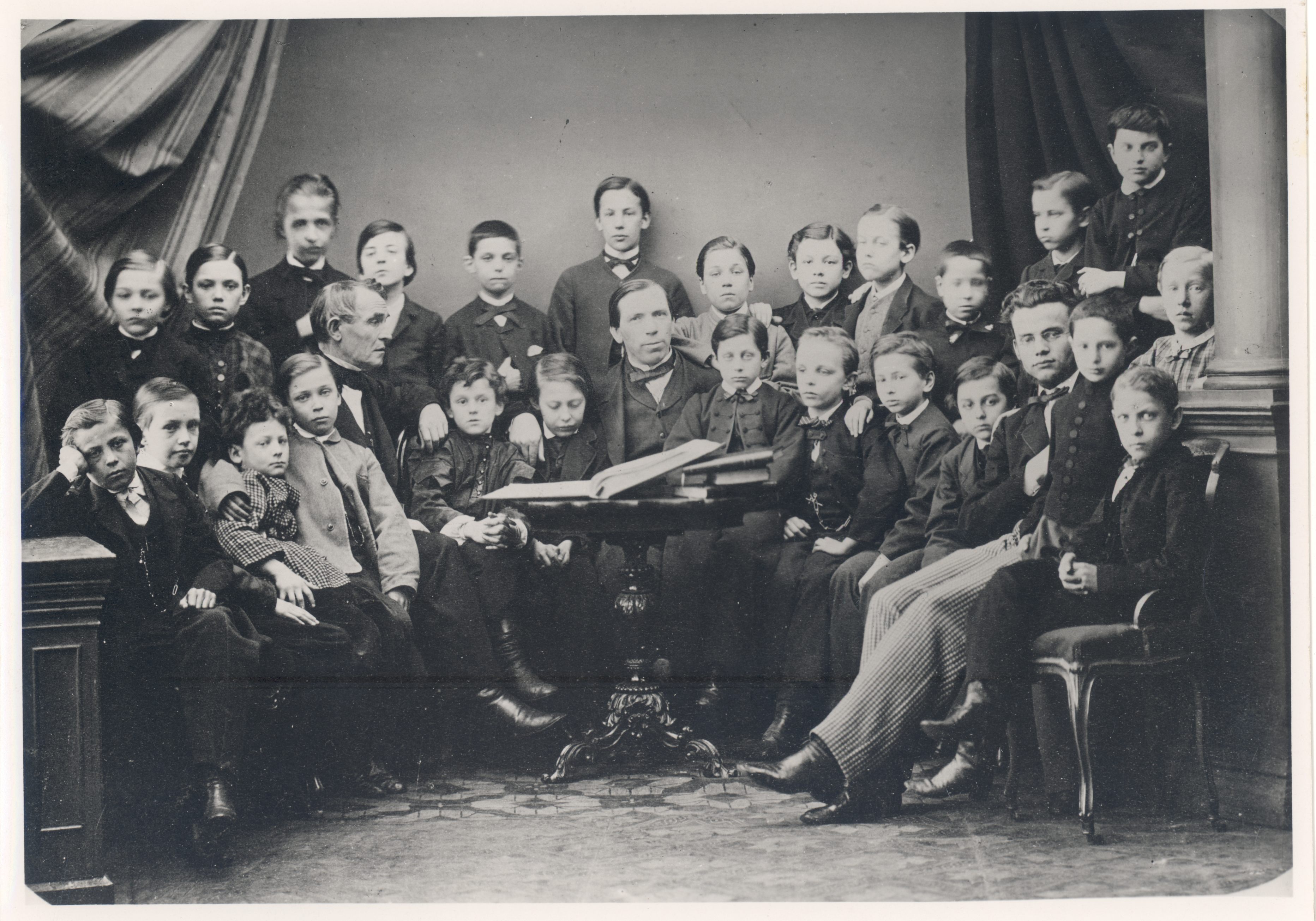 Jakobson, C. R. Petersburg with teachers Popov, Constantinov and students