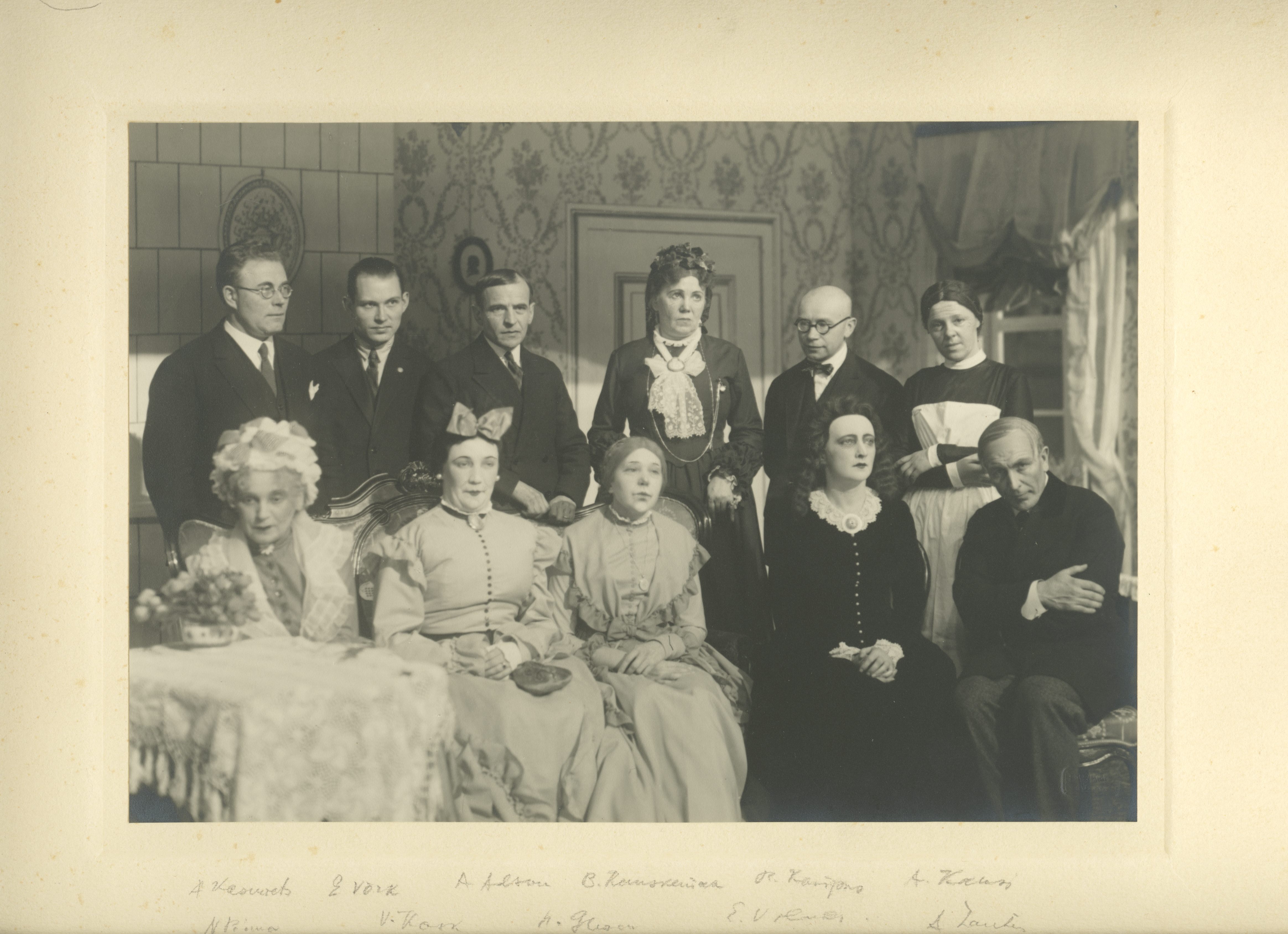 "Estonia" Theatre a. Adson's play "Lauluisa and the Virgin of Book" in 1931. A. Adson with characters