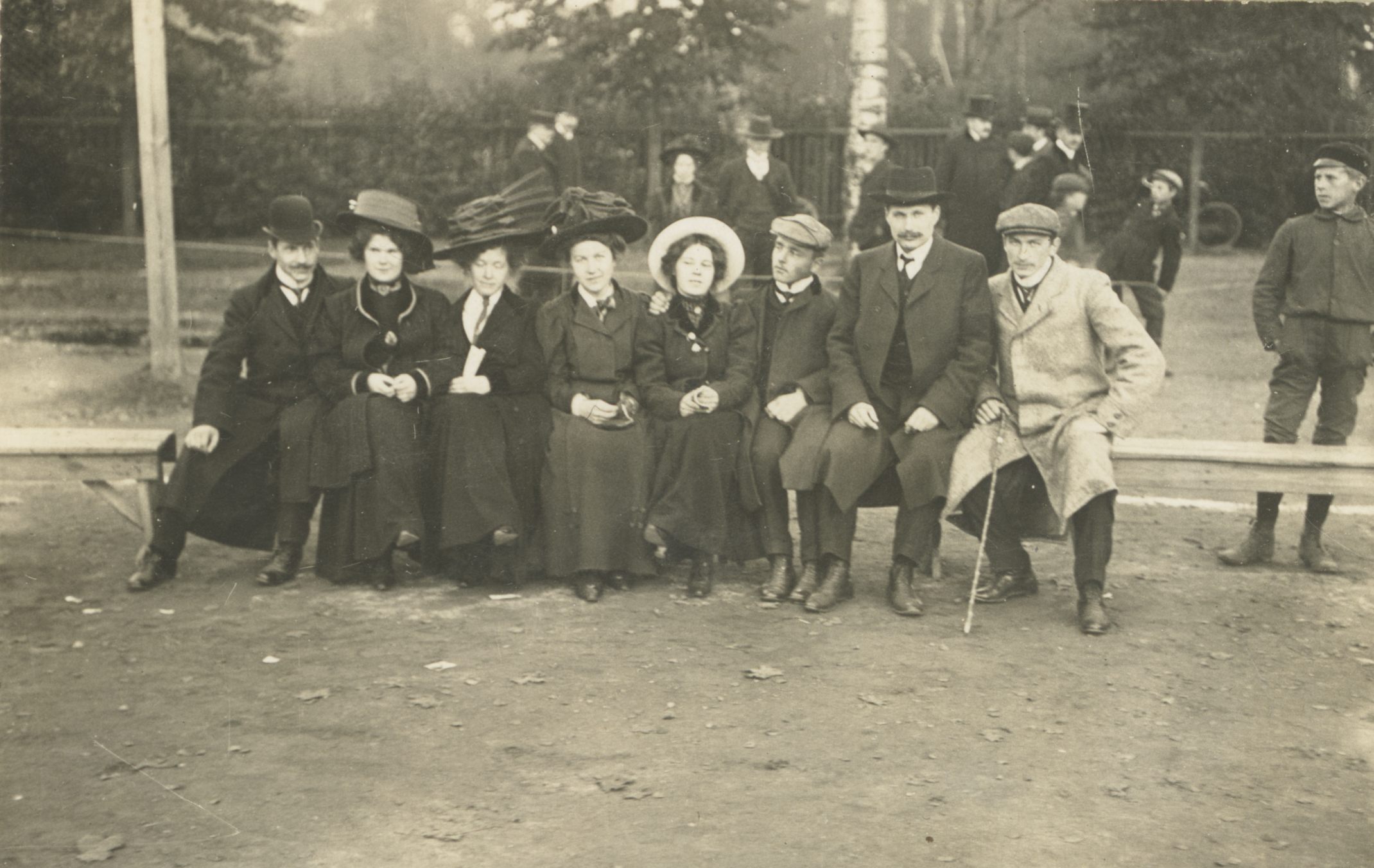 Visiting the Helsinki Kaisanieme competitions 10.10.1909. Picture Marie Under, July Suits, Gustel Hacker and Len