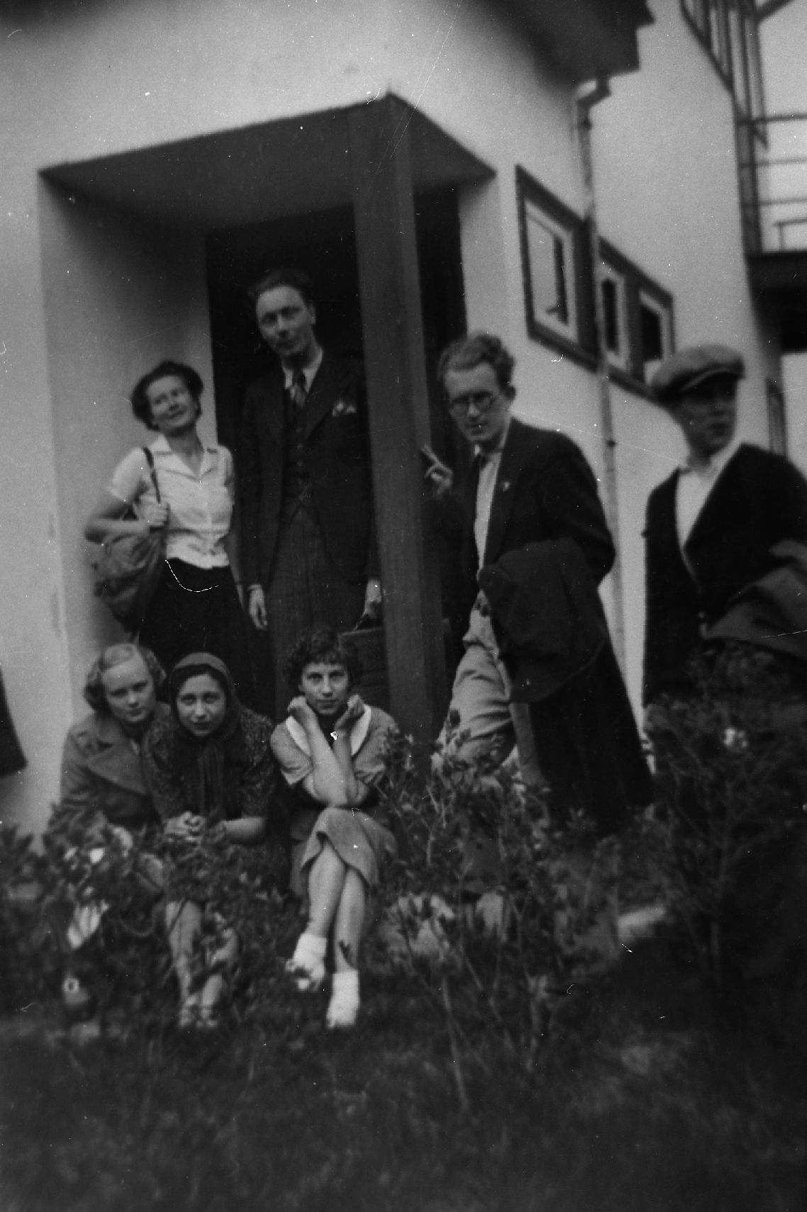 Veljestons in Elva Aleksander Kaelas village. Sitting: e. Lassen, a. Saar, K. Merilaas. Stand: s. Niilend, a. Kaelas, a. Sang, I. Lepassaar [1930s II pool]