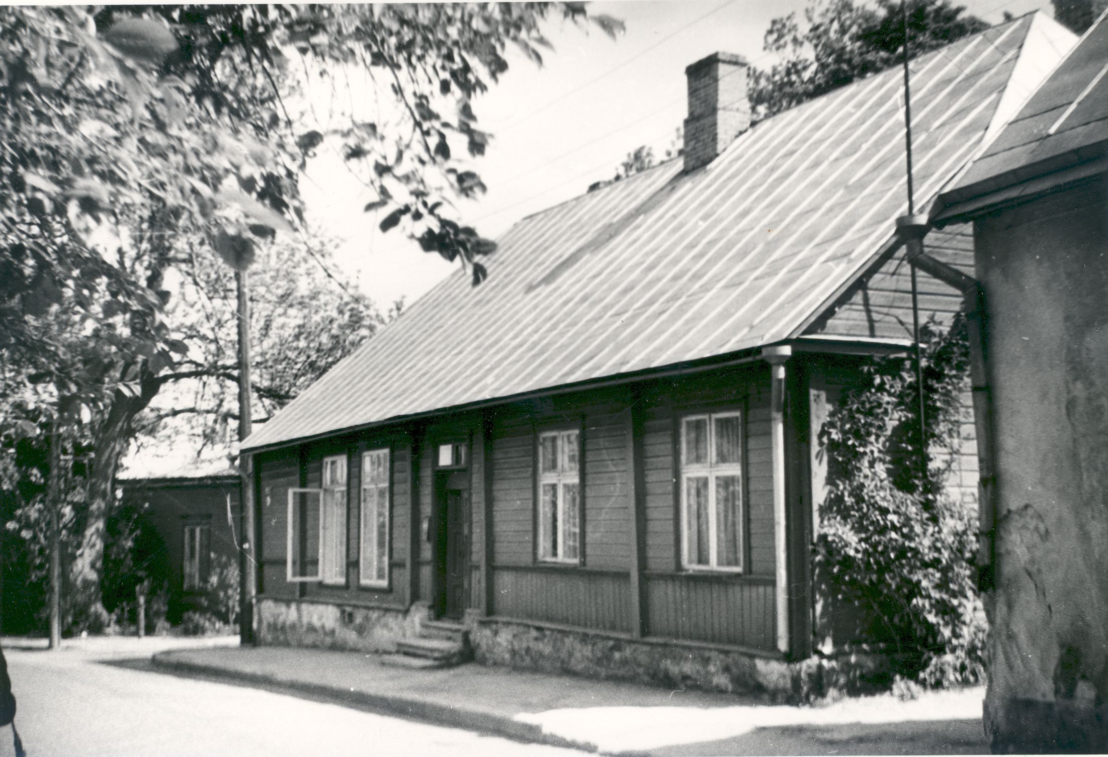 Oskar Lutsu Summer Location Haapsalu Pioneer tn. 4