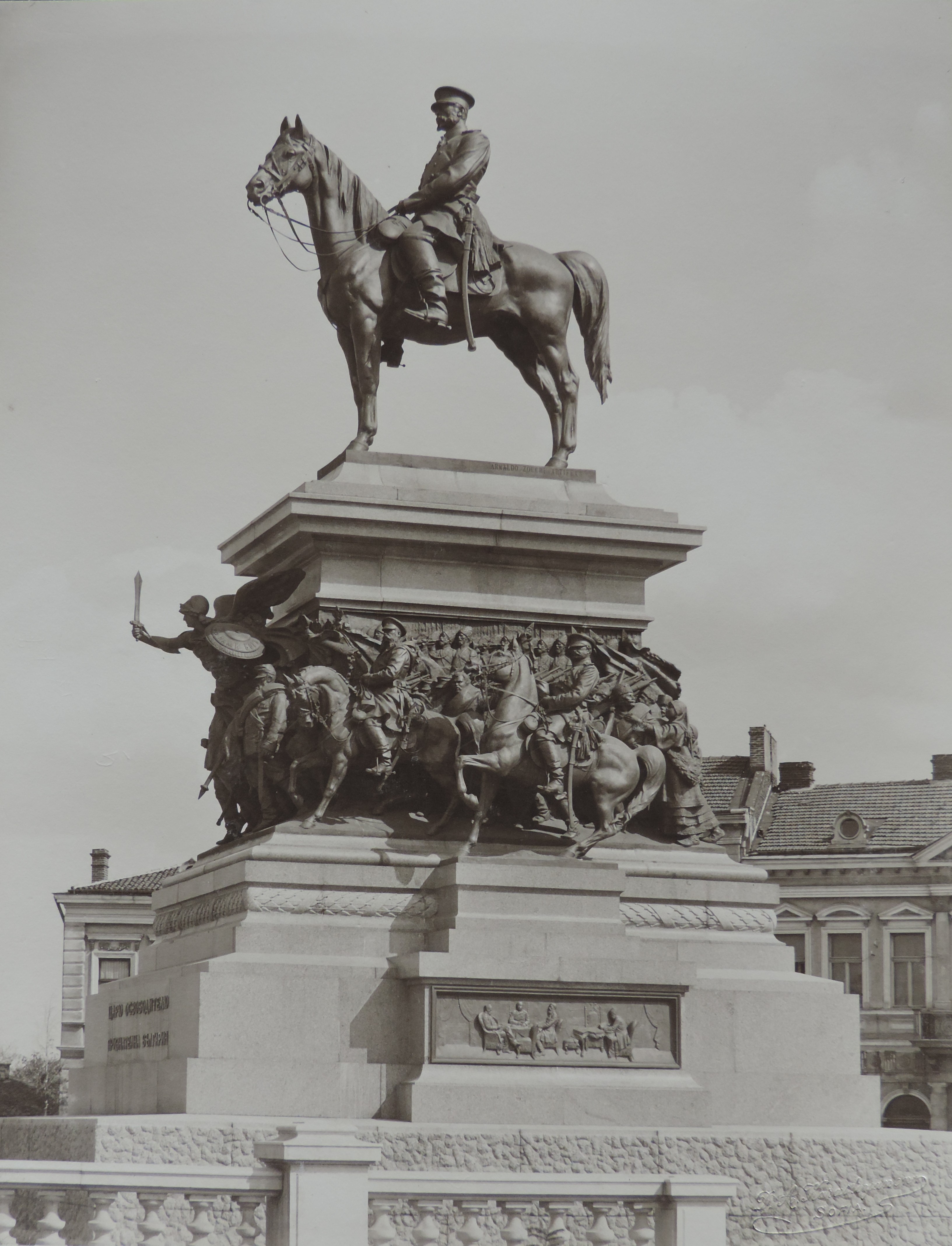 Historic military photos. The monument to the Tsar Liberator in Sofia.