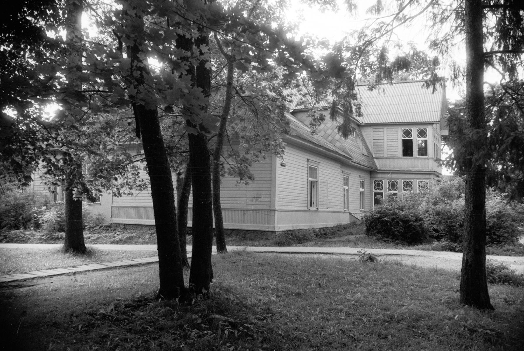 Taebla Manor building wing from the east