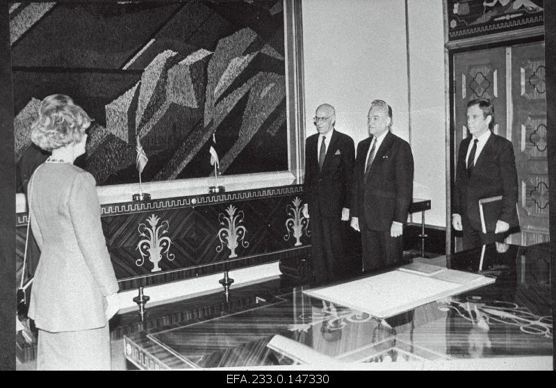 Ambassador of the Republic of Iceland to the Republic of Estonia Sigridur a. Snaevarr at the meeting of the President of the Supreme Council of the Republic of Estonia, Arnold Rüütl (in the centre) on the left, the Minister of Foreign Affairs of the Republic of Estonia Lennart Meri.