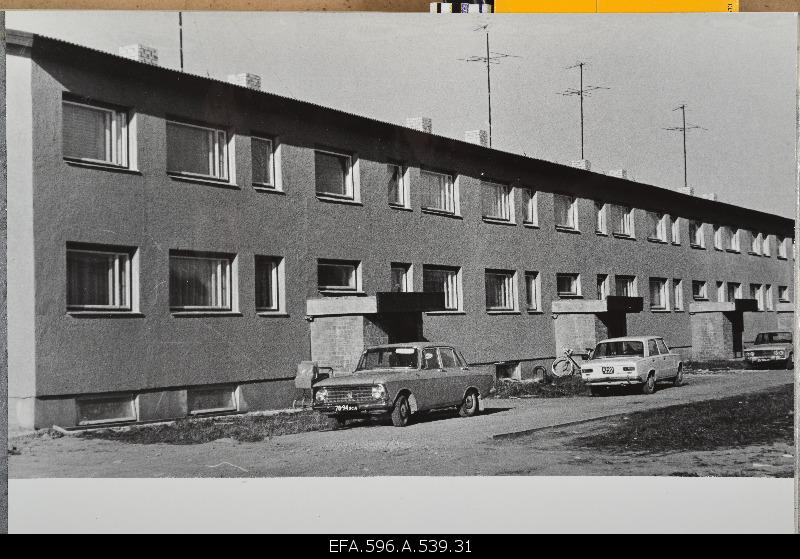 Apartments with 12 apartments in Tihemetsa Sovhoostehnikum, built by Pärnu KEK.