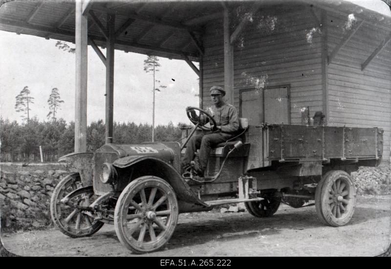 War of Liberty. 6.The truck obtained by the Jalaväepolgu for war harvest at Volmari (Valmiera) railway station.