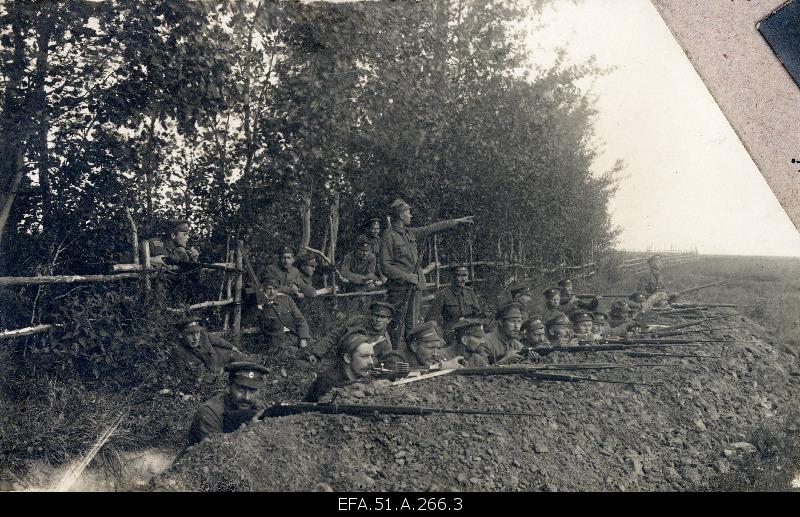 Fighters of the 3rd District of the 6th Army of the Estonian Army during the War of Independence on the line behind Pihkva.
