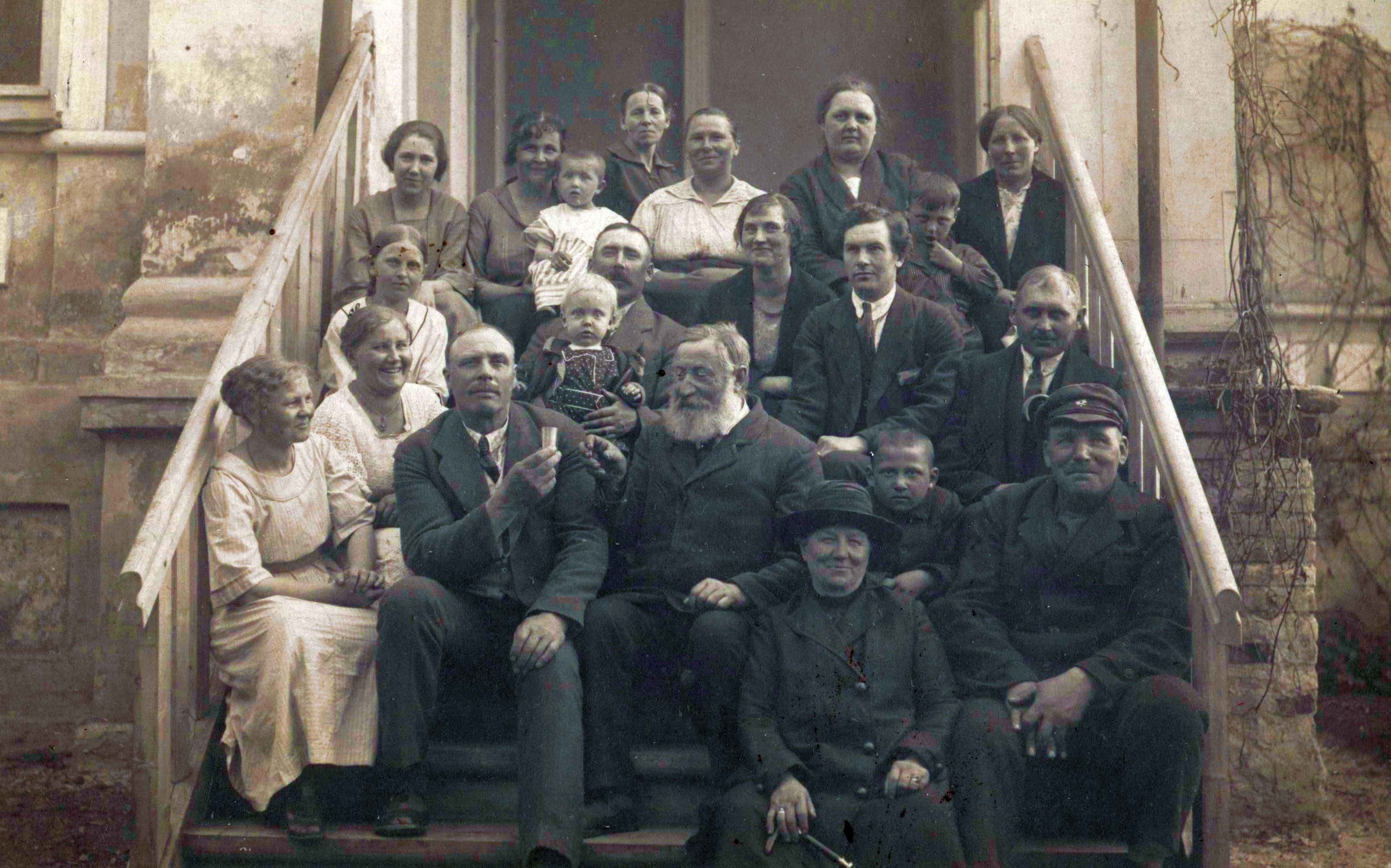 Company at the end of Kaagvere Manor ca 1930s