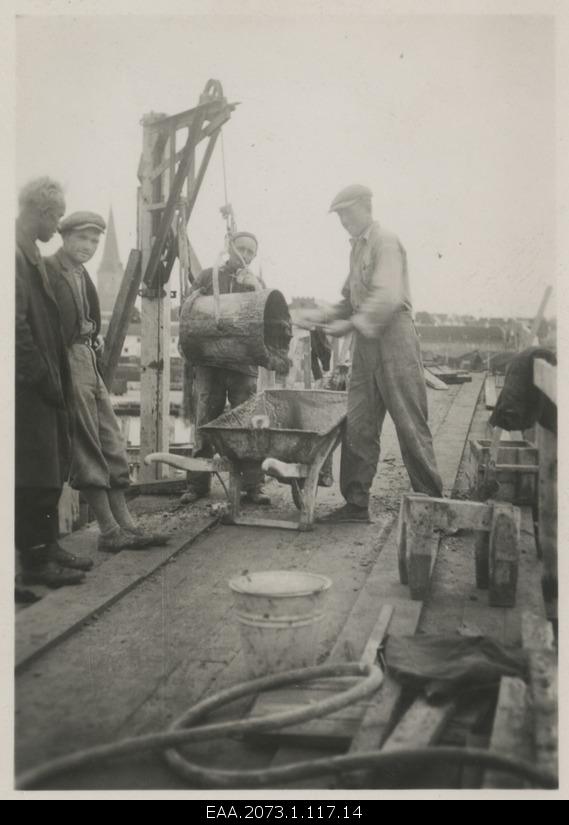 Construction of Pärnu Suursilla, arch concrete works