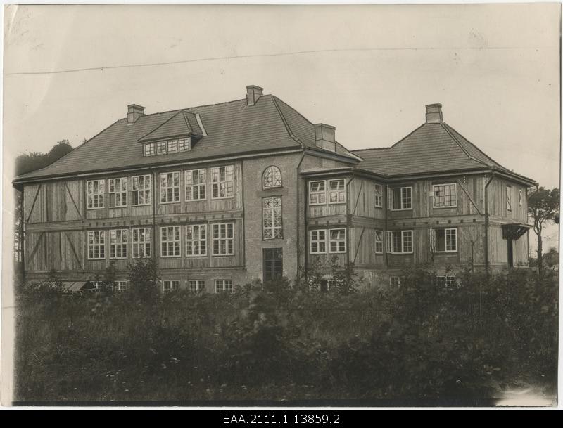 Pärnu schoolhouse in the district of Rääma