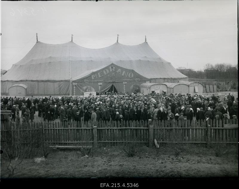Traveling circus in Viljandi.