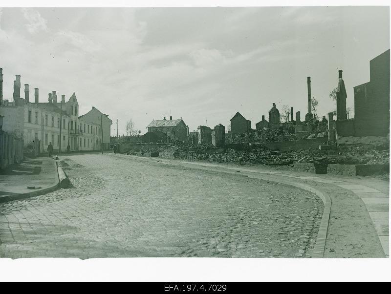 Ruins in the Park and Star Street. On the right crushed park sauna.