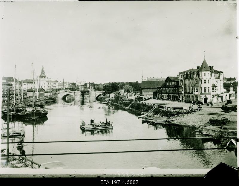 View of the stone bridge. On the right Holmi Street.