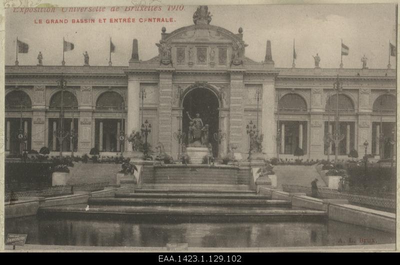 View of the big pool and main entrance during the 1910-th World Exhibition in Brussels, photo postcard