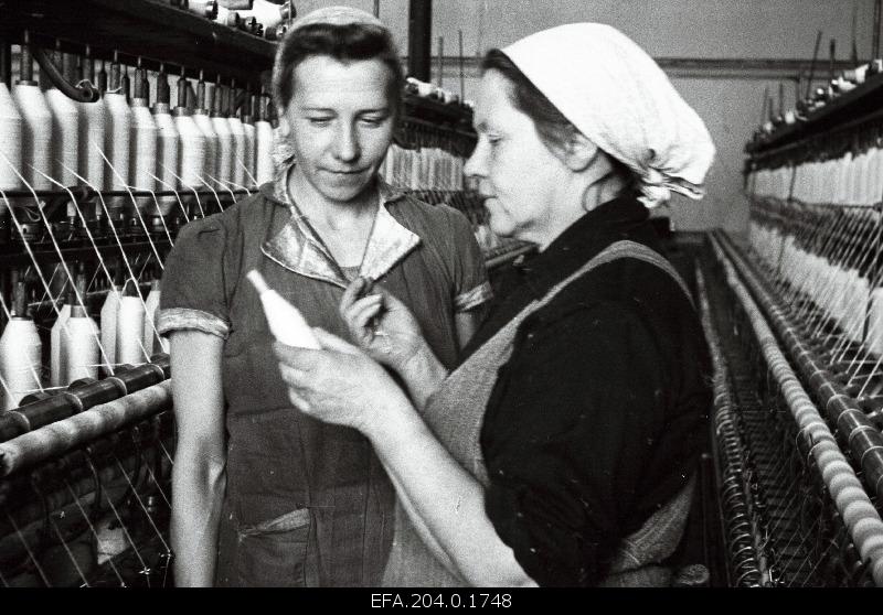 The Baltic Manufacture of the Textile Factory is working as an instructor of the ketrus department h. Palts and L. Menno.