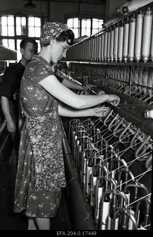 Baltic Manufactur pre-ketrustsech helicopter, T. Gedkova, secretary of the Czech comsomol-alg organization.