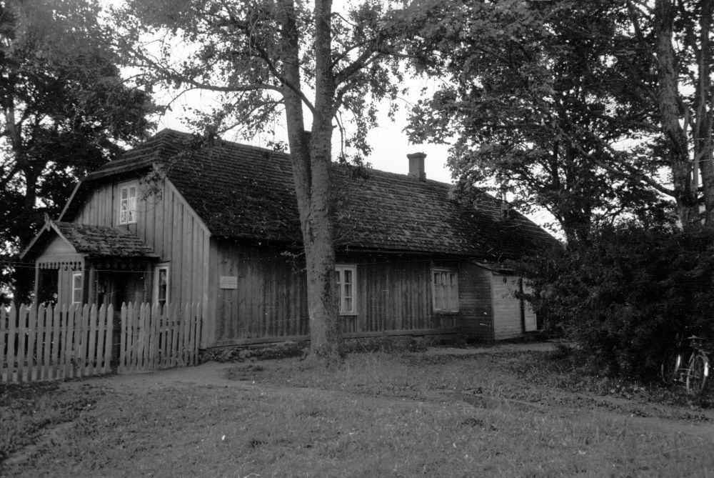 Residential building in Halliste village, writer August Kitzberg residence
