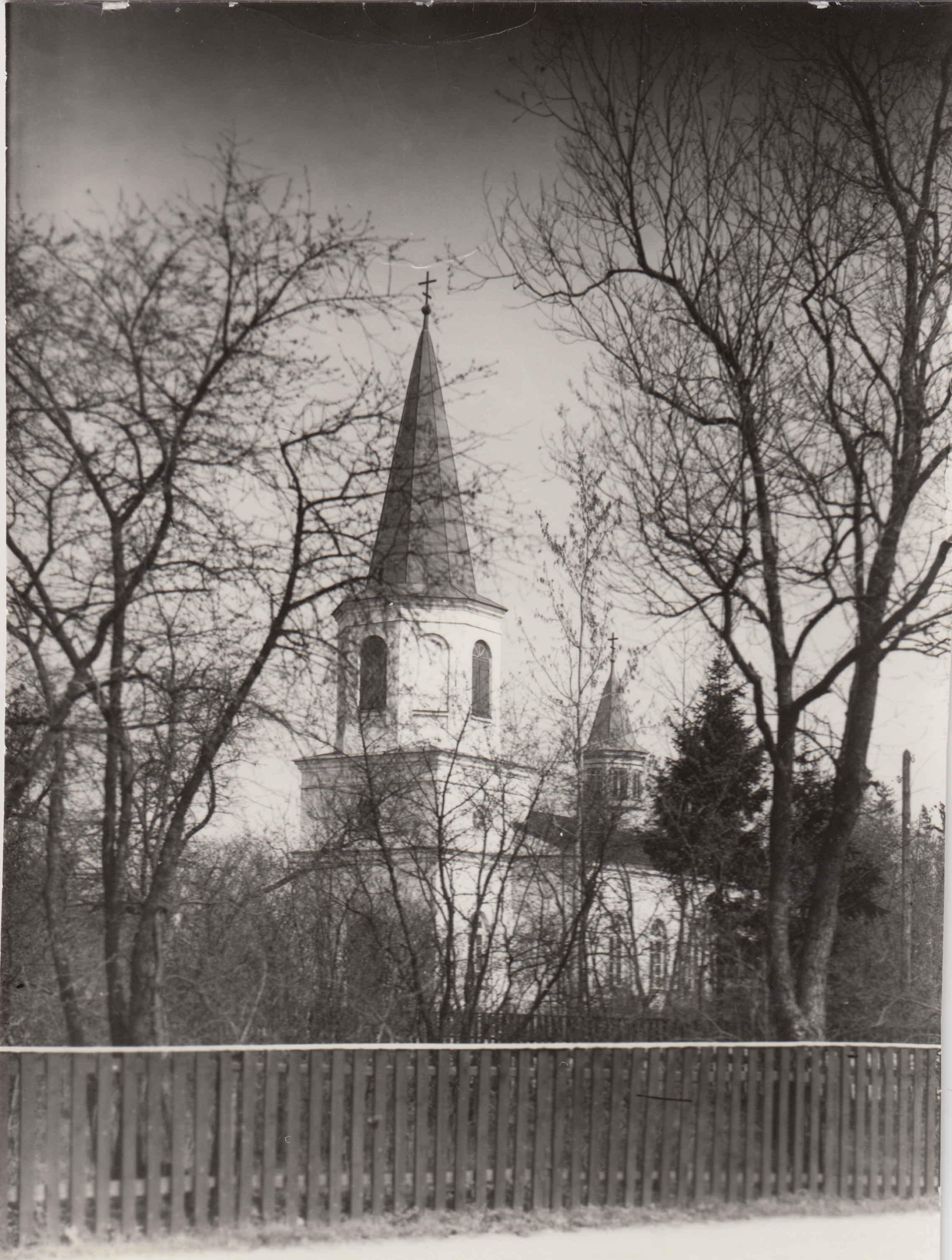 Vändra Old Tn. View of the orthodox brightness.