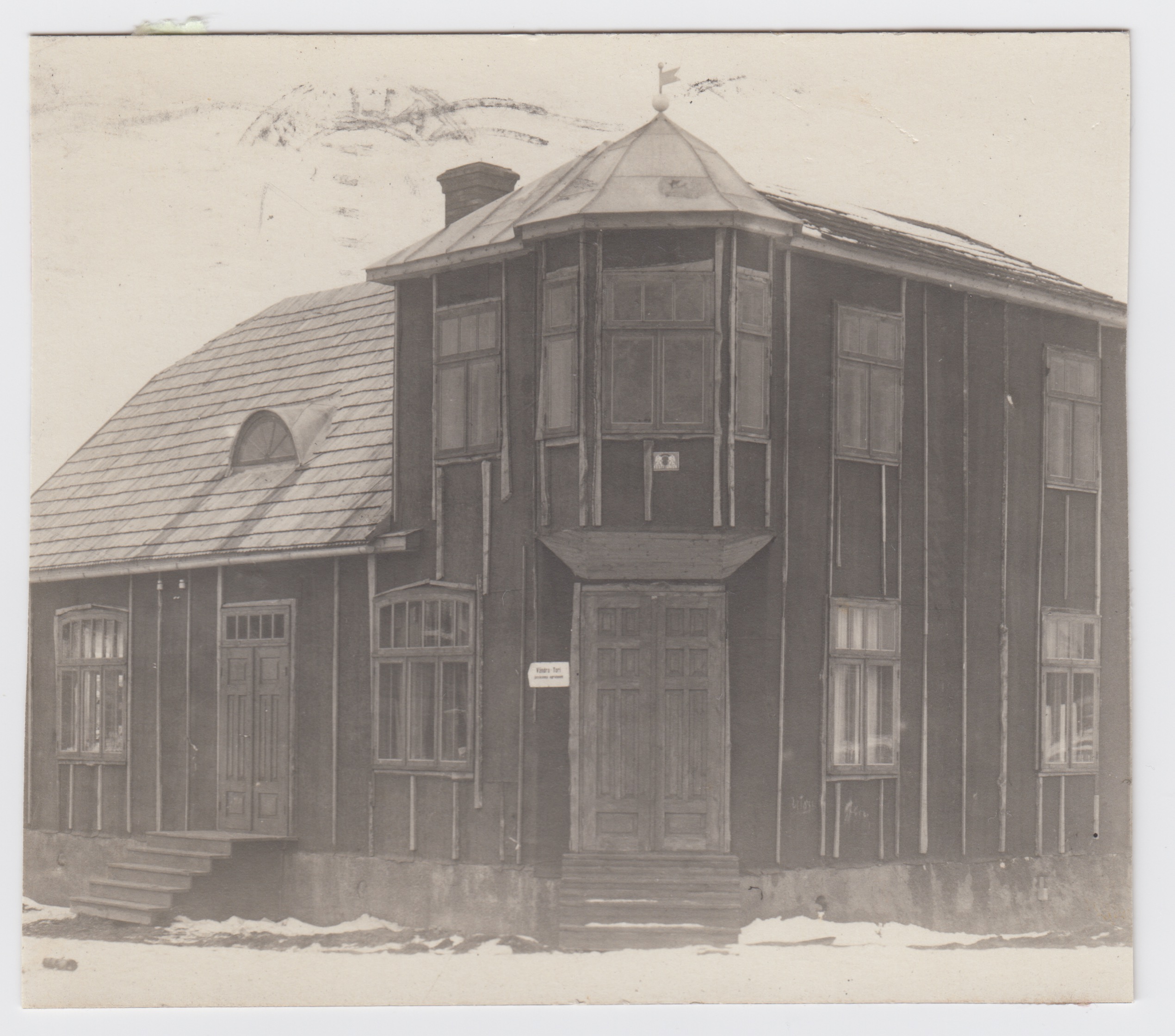 Utso house. On the corner of the Old, Park and Tiigi Street. Photo postcard. Original.