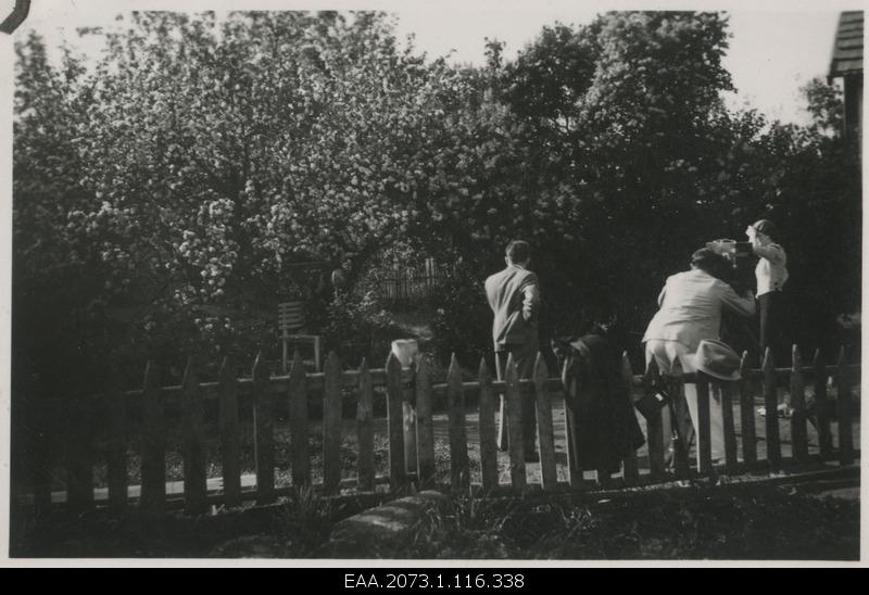 Pictures of Estonian Cultural Film in Palamus 23.05.1937, Konstantin Kalamees Filming in the Garden of Mäeotsa Farm Maria Tootson